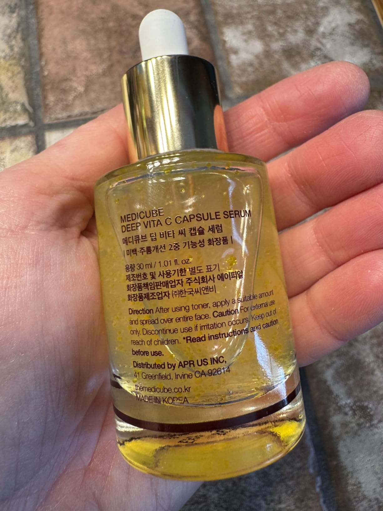 medicube Deep Vitamin C Capsule Serum | Hydrating Vitamin C Serum for Dull & Uneven-Looking Skin with Visible Concerns | Liposome Capsules for Smooth, Radiant Texture | Korean Skincare 1.01 fl.oz customer photo 2