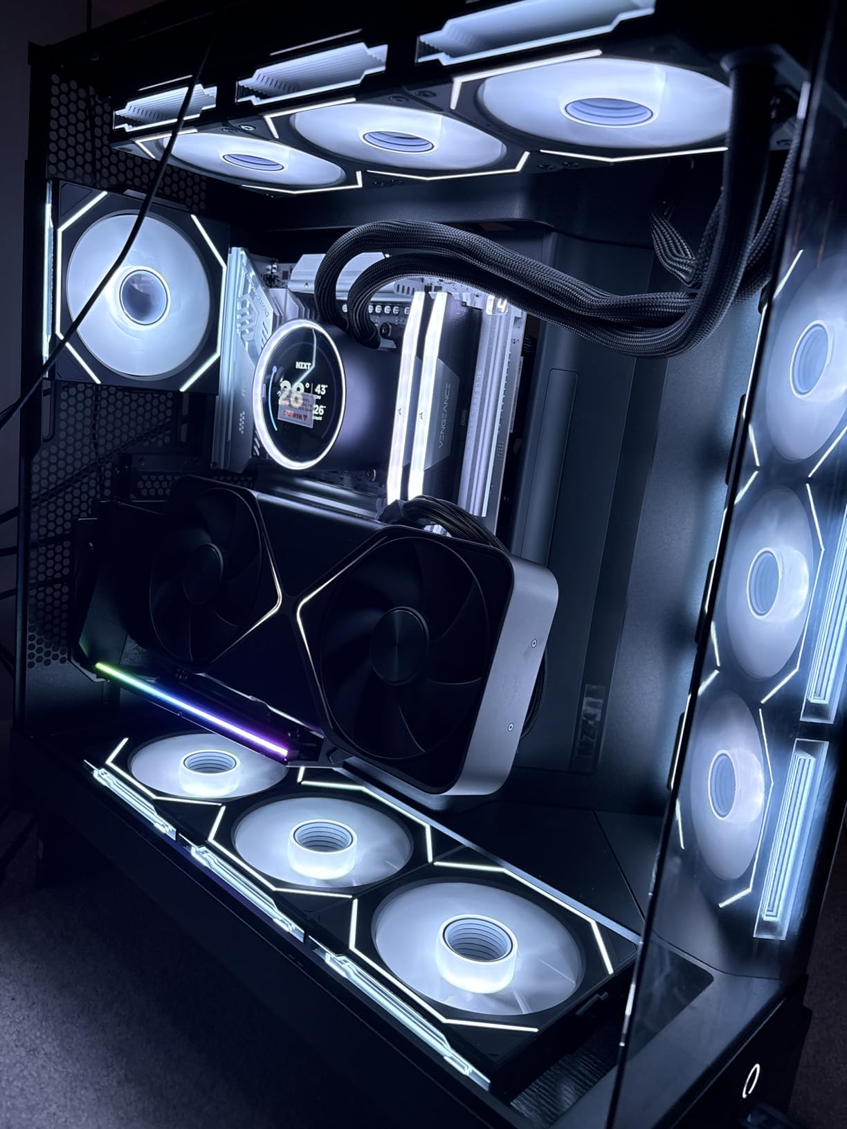 Lian Li ATX PC Case 4 Slots Vertical GPU Kit (VG4v4) customer photo 1