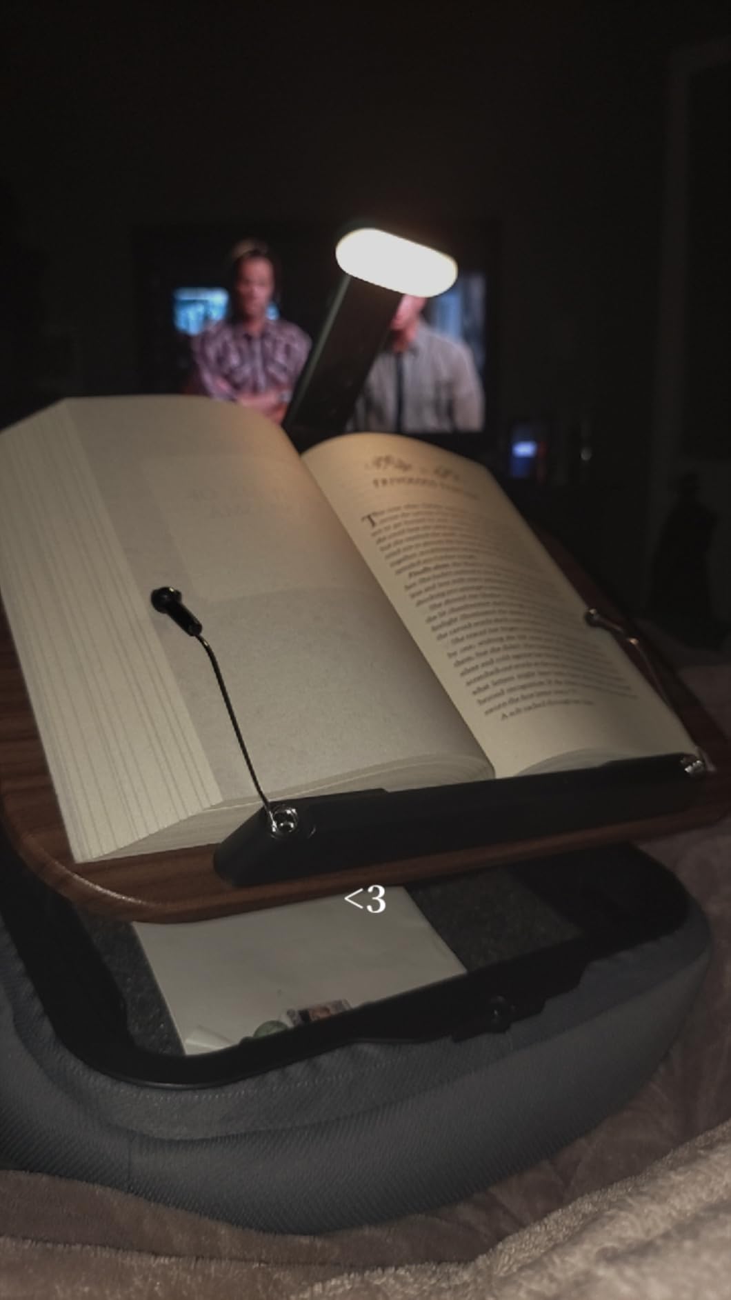 Viozon Lap Book Pillow Stand with Storage, Adjustable Beanbag Reading Pillow with Dark Wood Panel, Multi-Angle Book Holder for Hands-Free Reading in Bed or Sofa,Book Lover Essential,Soft Cushion customer photo 1