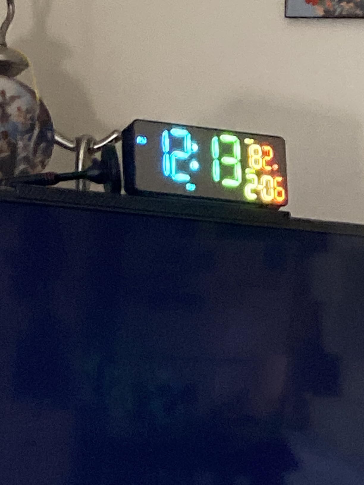 Digital Alarm Clocks for Bedrooms, RGB Desk Clock with 15 Color Display, Date Temperature and Weekday, DST, Snooze, 2 Alarms, Ambient Lighting for Living Room, Bedside Office Gaming Desk Decor customer photo 2