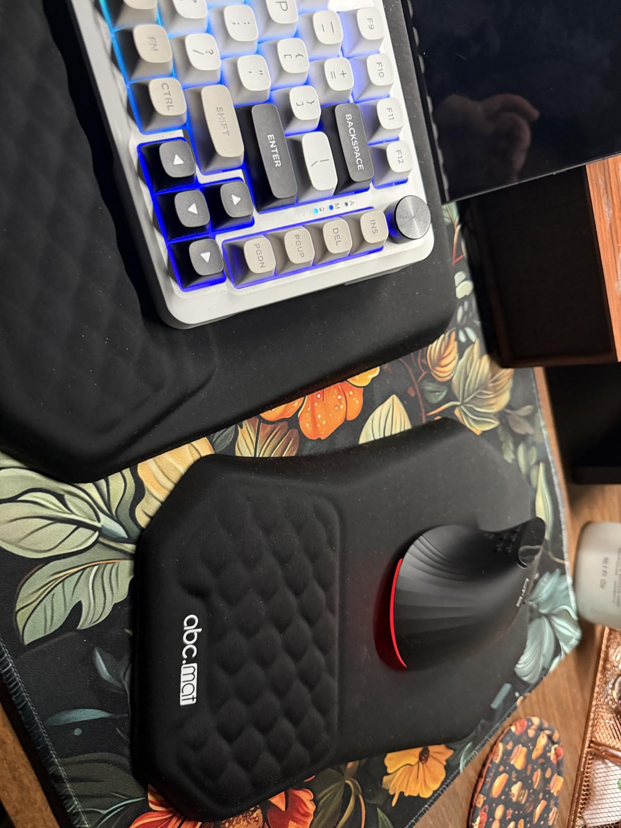 3-in-1 Ergonomic Keyboard Stand with Wrist Rest & Mouse Pad Set, Comfy Keyboard Riser Holder Soft Mousepad with Massage Design, Memory Foam and Non-Slip PU Base for Pain Relief, Black customer photo 1