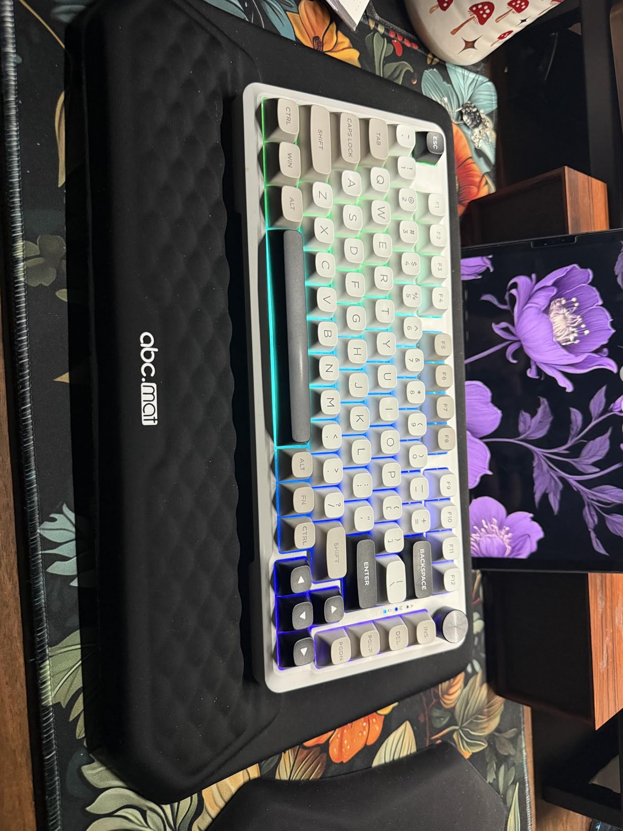 3-in-1 Ergonomic Keyboard Stand with Wrist Rest & Mouse Pad Set, Comfy Keyboard Riser Holder Soft Mousepad with Massage Design, Memory Foam and Non-Slip PU Base for Pain Relief, Black customer photo 2