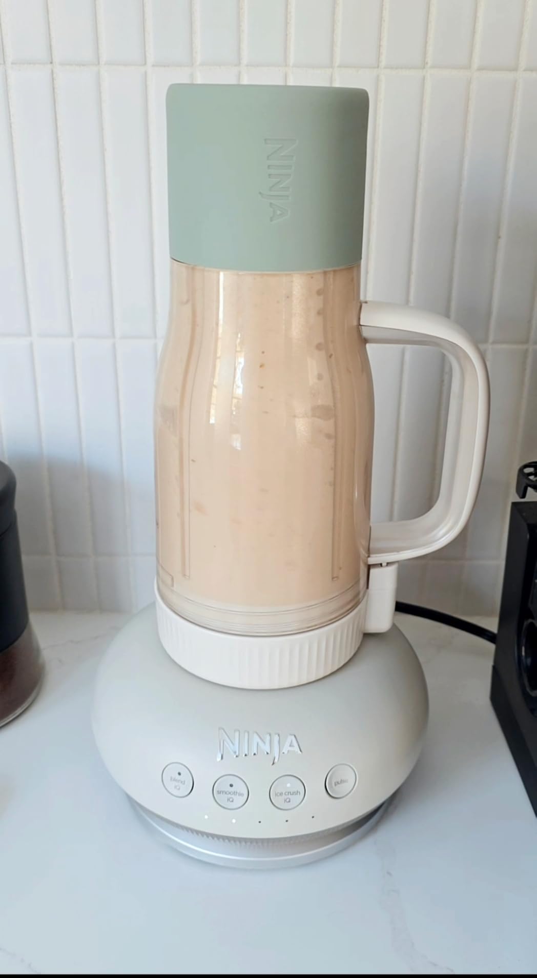 Ninja Blendboss | Personal Blender for Smoothies & Frozen Drinks | 26oz Travel Tumbler with LeakProof Lid, Chug Spout & Detachable Straw | Auto-iQ Technology | Watermelon Bubble Gum | DB351GN customer photo 1