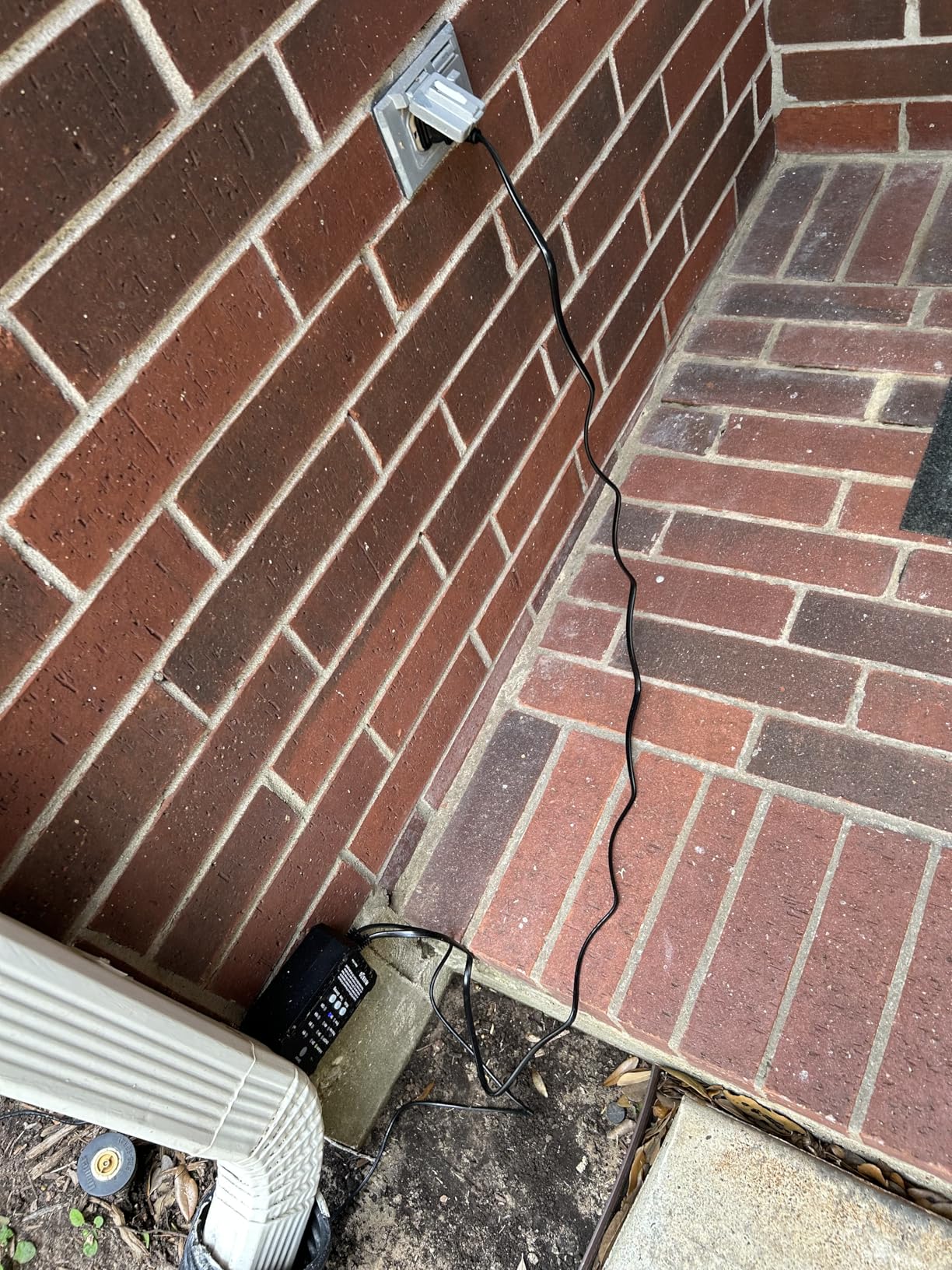 COLOER All-in-One Low Voltage Landscape Lighting Kit, 8 Pack 5W Die-cast Aluminum Landscape Lights with Transformer and Connectors, IP65 Waterproof Outdoor Spot Lights for Pathway Yard Garden customer photo 2