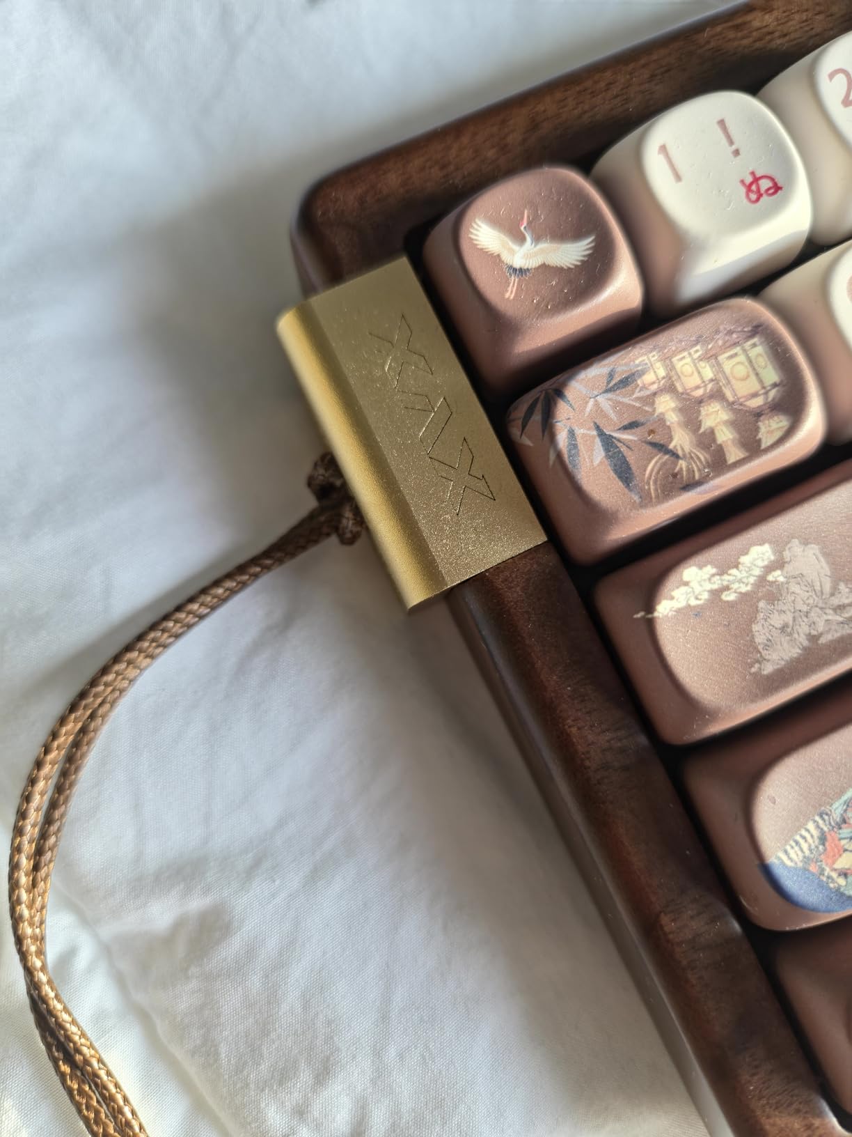 XVX MU68 FujiWave Mechanical Keyboard with Solid Wood Shell, 65% 68-Key Hot-Swap Keyboard with Pre-lubed Linear Switches, PBT 5-Side Dye-Sub MOA Keycaps, Tri-Mode Gasket Mount for Mac & Windows customer photo 2