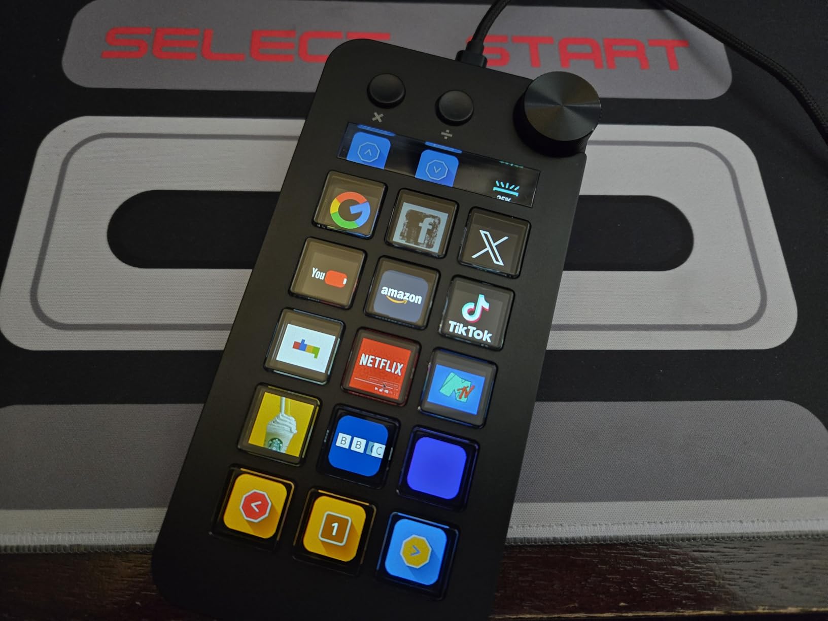 Stream Controller Deck,Macro Keypad,Gaming Macro Keyboard,Three Modes(Shortcut Keys,Calculator,Numeric Keypad),for OBS,Photoshop,Adobe Premiere Pro and Office Setup(N1 Black) customer photo 1