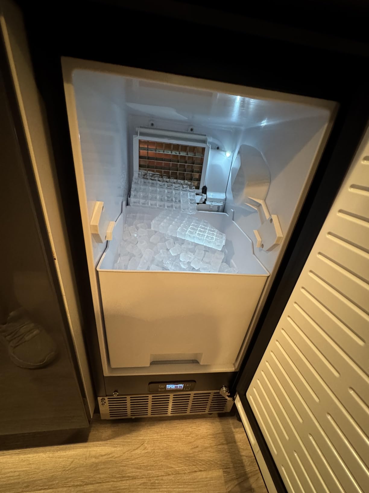 Commercial Ice Maker Machine, 140 lbs/24H with 40 lbs Storage Bin, Built in Ice Machine with 2-Water Inlet Options, Stainless Steel Under Counter Freestanding Ice Maker for Home, Bar, and Restaurant customer photo 1