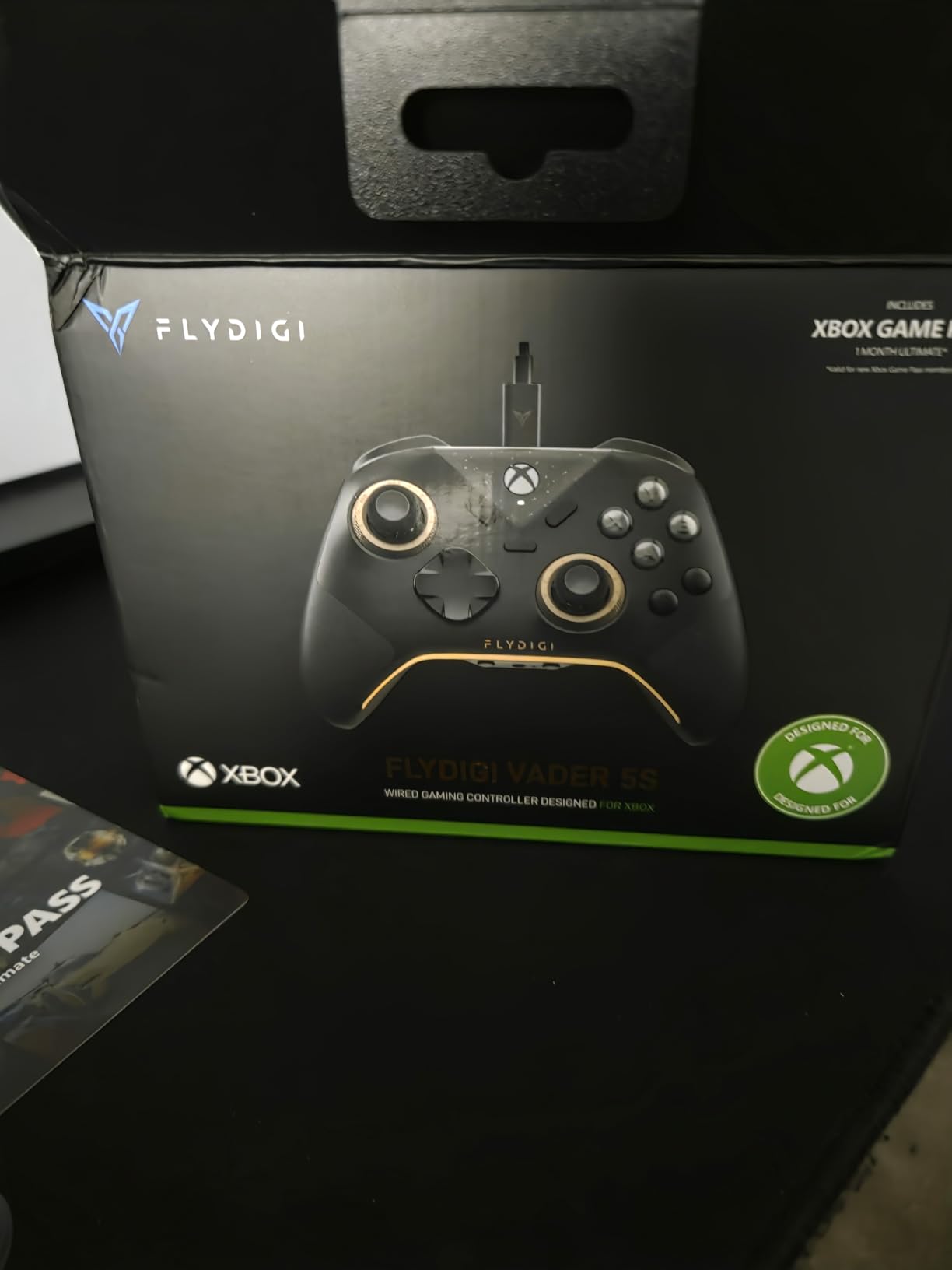 FLYDIGI VADER 5S Wired Controller for Xbox Series X|S, Xbox One, Windows 10/11, FORCEFLEX Adjustable Tension Joysticks, FORCESWITCH Triggers, 6 Remappable Buttons, 3.5mm Audio Jack customer photo 1