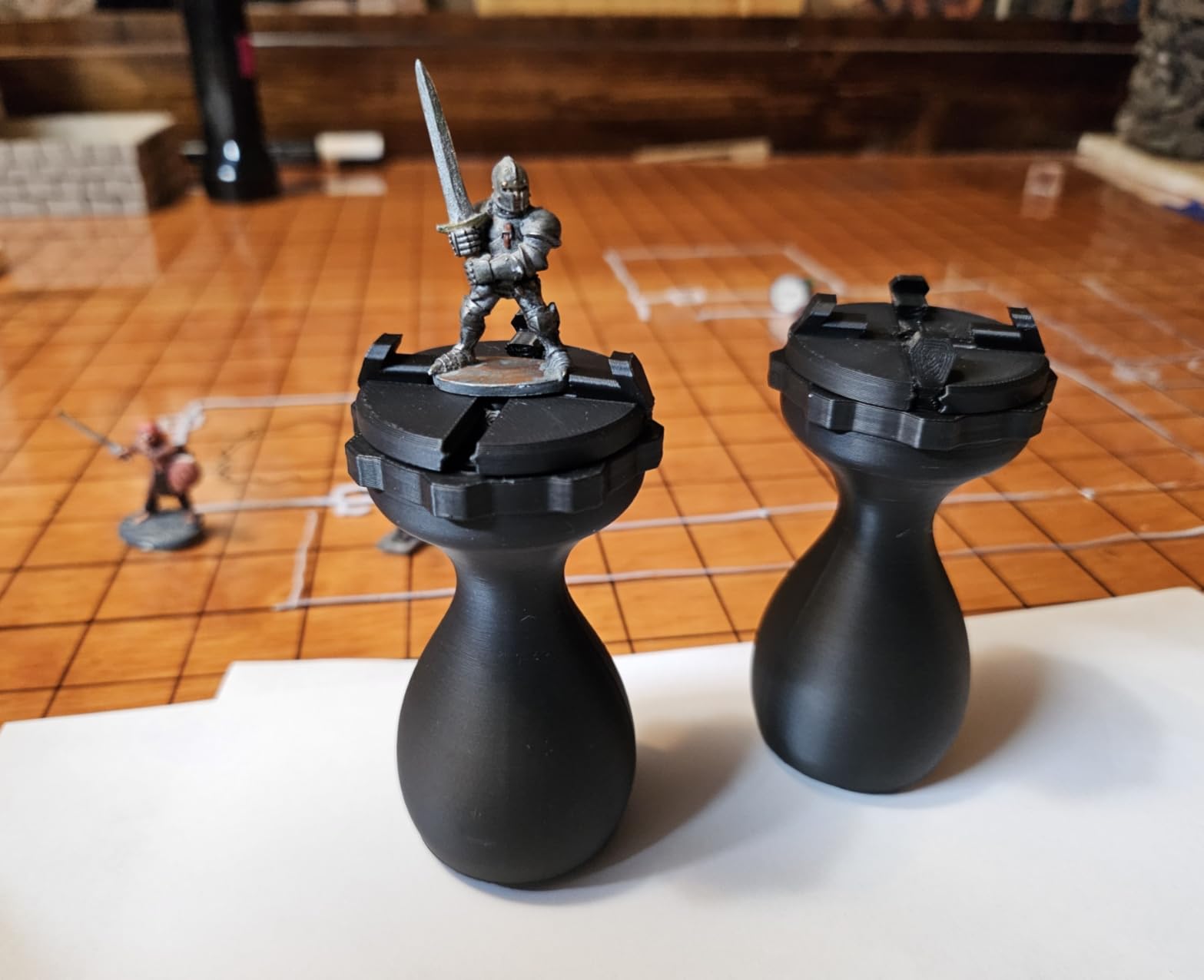 STORKY 2PCS Miniature Painting Handle for Wargame Models & DND Figurines - Ergonomic 360° Rotatable Model Holder for Painting, Compatible with 20-50mm Bases, Hobby Tool for Stable Precision customer photo 1