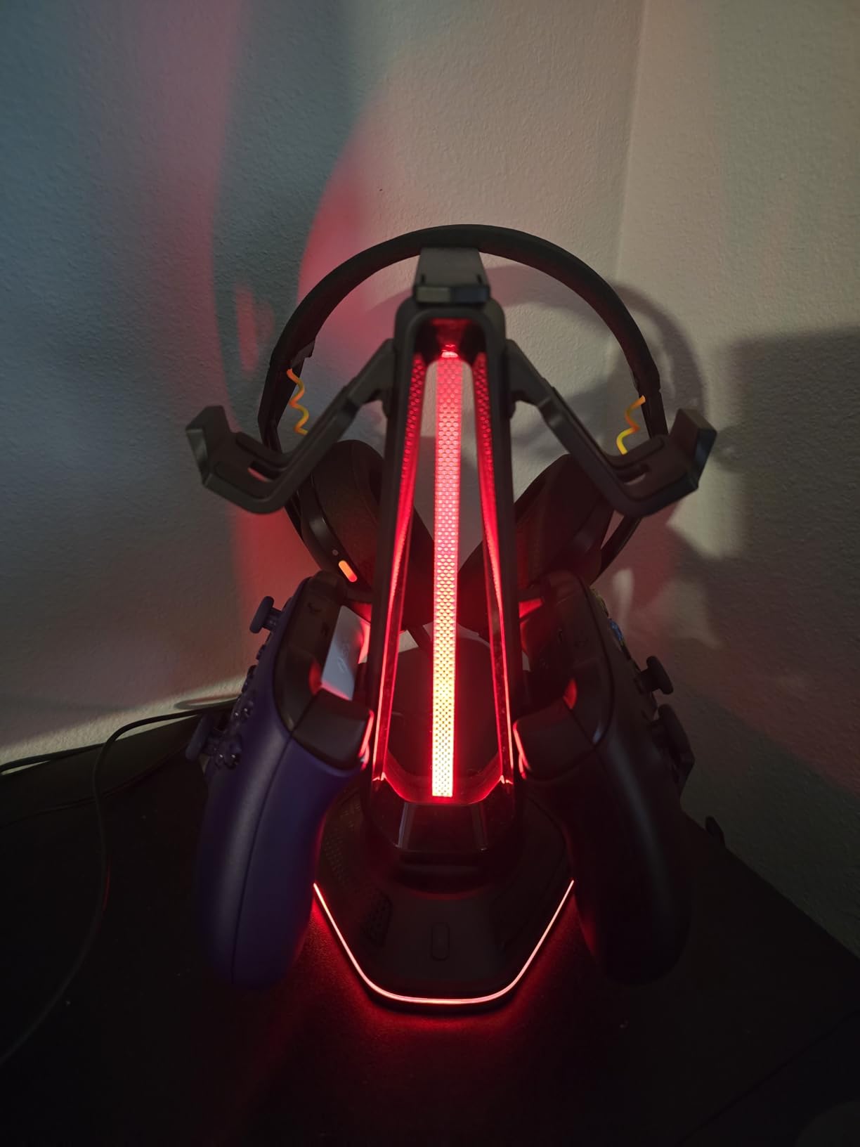 RGB Headset Stand with 9 Light Modes and 2 USB Charging Ports - Controller Holder for Desk - Headphone Stand & Detachable Controller Hook for PC Earphone Gaming Room Setup Accessories customer photo 2