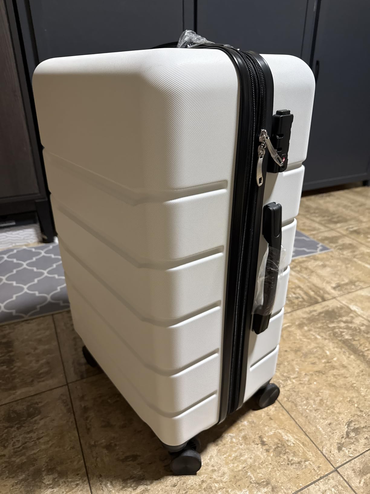 20 Inch Carry on Luggage, Lightweight Expandable Rolling Suit Case with TSA Lock, Hard Shell ABS Suitcase with Double Spinner Wheels, Black customer photo 2