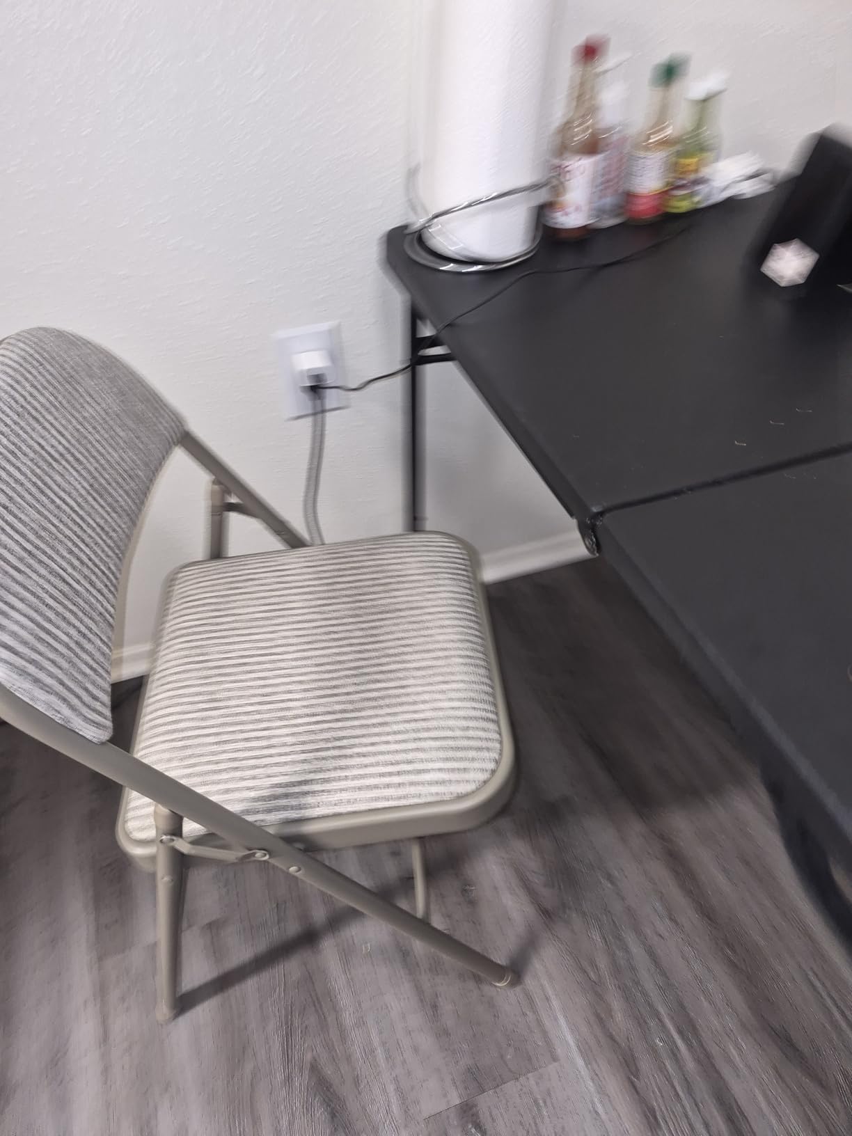 DUMOS 4 Pack Folding Chairs with Padded Cushion and Back - PU Leather Stackable Portable Dining Chiars Set, for Home and Office, Conference, Wedding, Party, Patio, Garden, for Indoor Outdoor, Grey customer photo 1