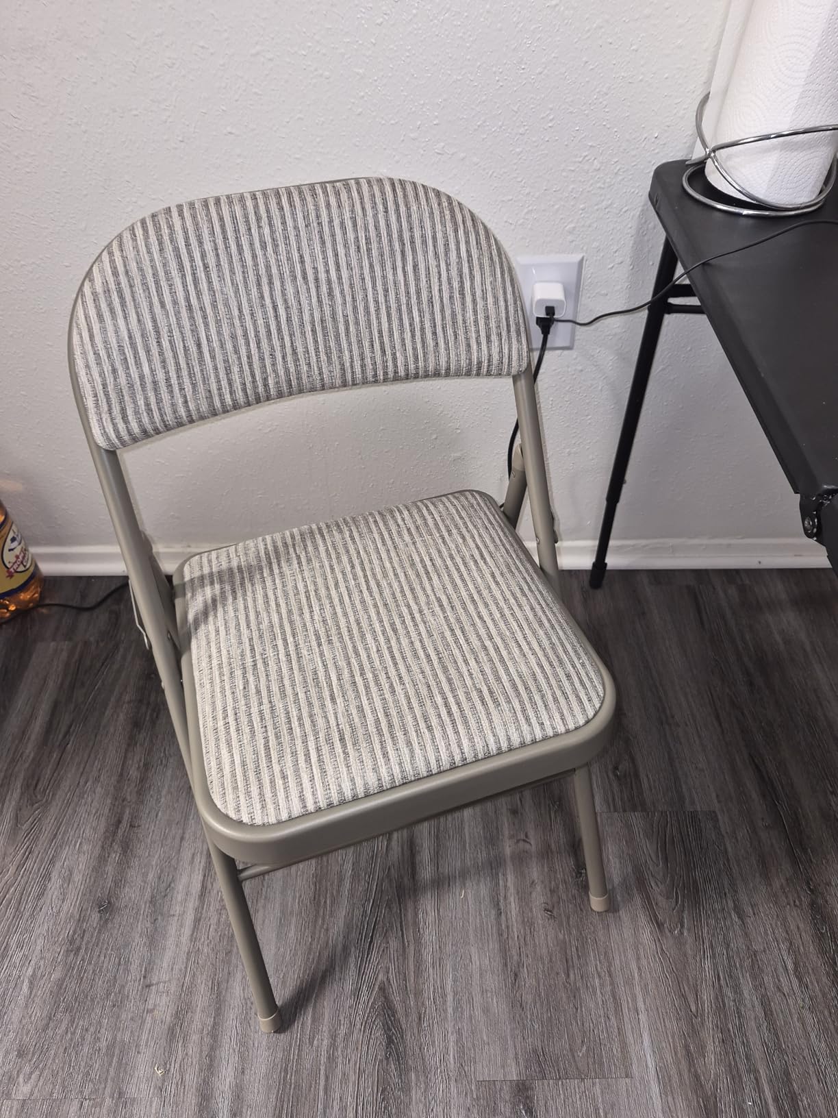 DUMOS 4 Pack Folding Chairs with Padded Cushion and Back - PU Leather Stackable Portable Dining Chiars Set, for Home and Office, Conference, Wedding, Party, Patio, Garden, for Indoor Outdoor, Grey customer photo 2