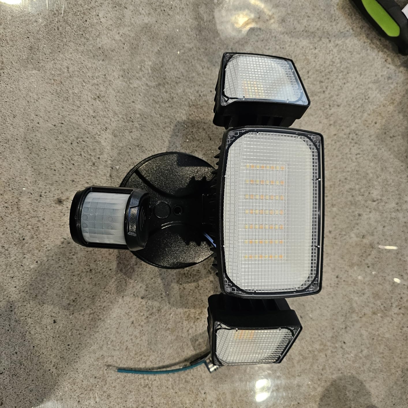 Olafus 65W WiFi Smart Flood Lights Outdoor Motion Sensor, App and Voice Control Security Light with Timer, 2700K-6500K, IP65 Waterproof Motion Detector Floodlight Work with Alexa/Google for Yard White customer photo 2