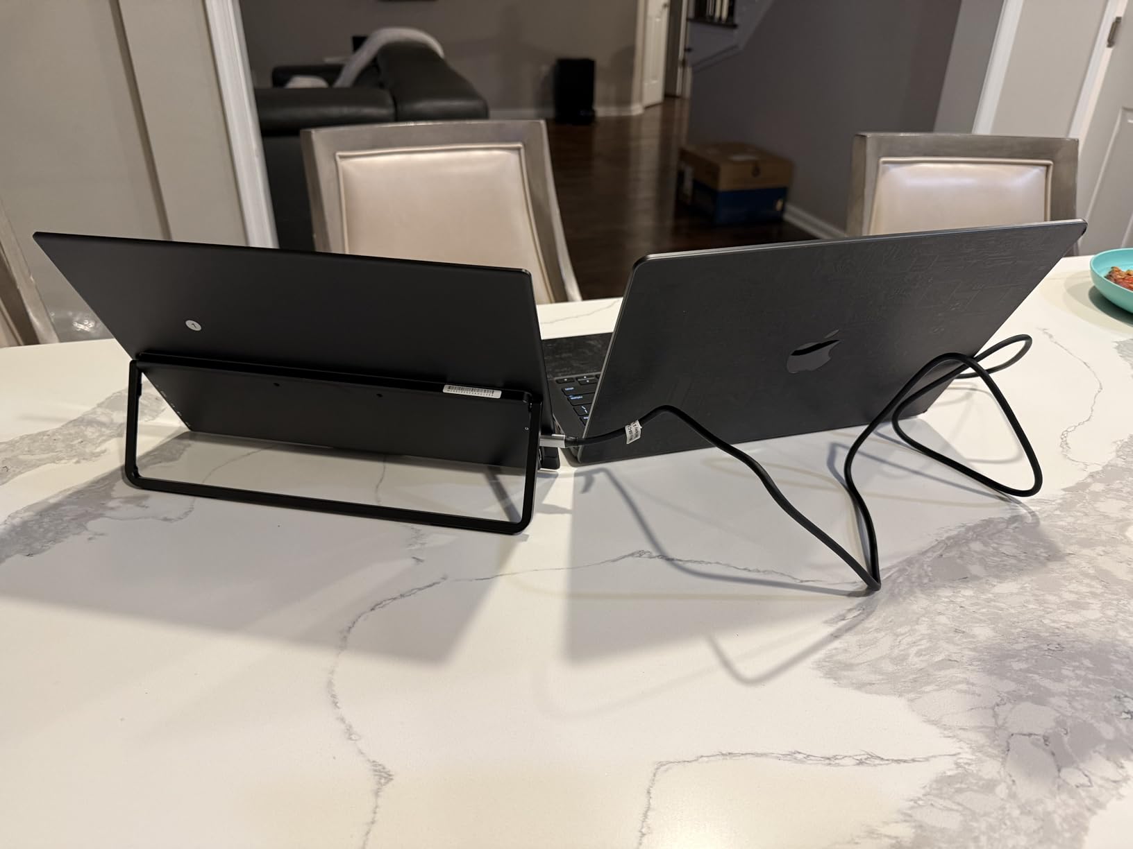 Portable Monitor 15.6 inch FHD 90% sRGB 60Hz HDR HDMI USB-C Travel Monitor for Laptop MacBook PC Surface PS5 Xbox, External Display with Kickstand & Speakers, VESA Compatible customer photo 1