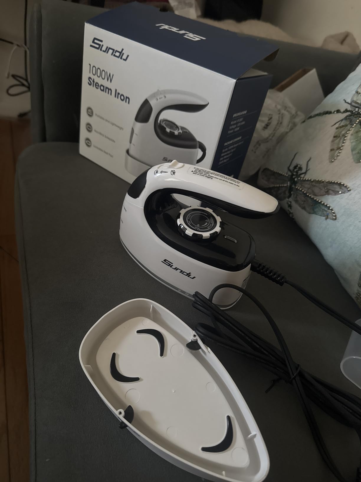 Sundu Pro Steam Station Iron for Clothes,1600W Professional Steam Iron with 44 oz Tank, 400 microsteam holes, Built-In Pump, Ceramic baseplate,Iron Lock For Easy Carry customer photo 2