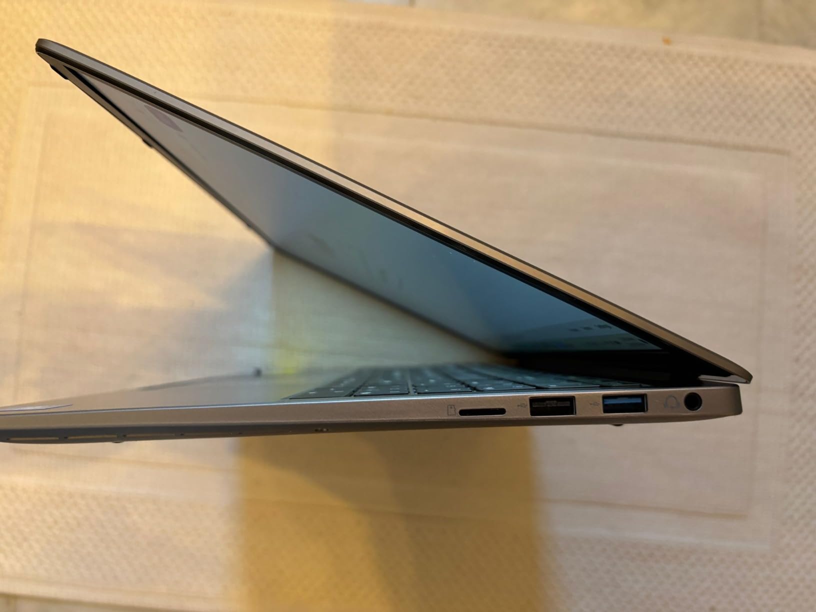 Gaming Laptop, Laptop with AMD Ryzen 4300U(Up to 3.7GHz), 16GB DDR4 512GB SSD Laptop Computer, 16.0inch Windοws 11 Laptop, 1920P FHD Display, WiFi 6, USB3.2, Type_C customer photo 2