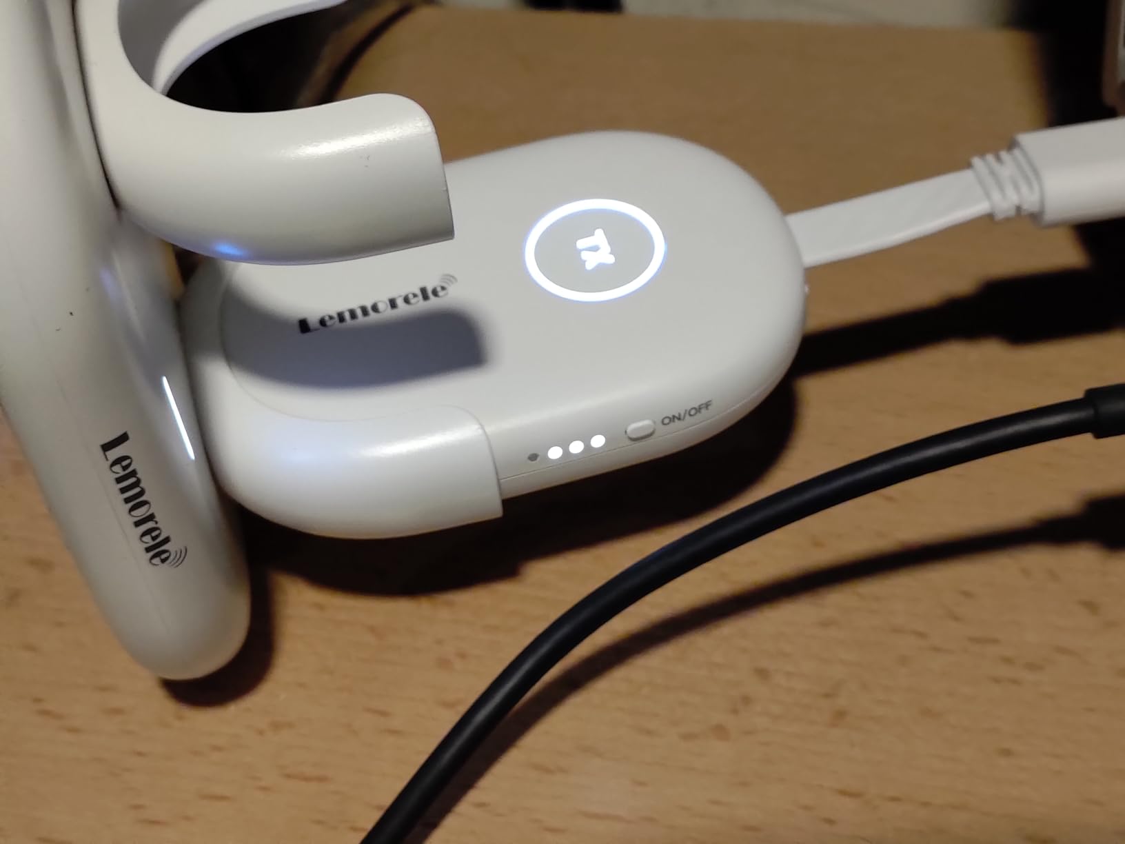 Lemorele G500 Expandable 8-in-1 Wireless HDMI Presentation System for Conference Rooms, 1080P 60Hz, 5.8GHz, 165ft Range, Low Latency (1TX+1RX Starter Kit with Charging Dock Included) customer photo 1