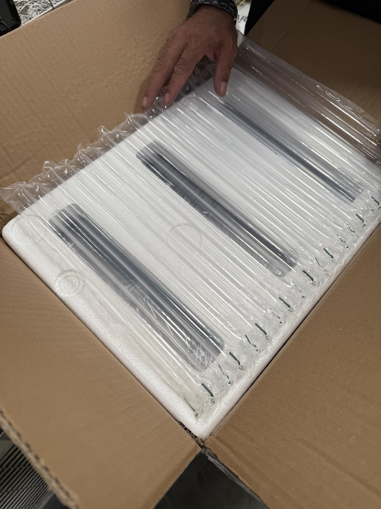 Uthfy Evaporative Air Cooler, 3-IN-1 Swamp Cooler with 5.3 Gallon Water Tank, 6 Ice Packs, Remote, 12H Timer, 120°Oscillation, Portable Cooling Fan with 3 Speeds for Bedroom Home Office Garage customer photo 1