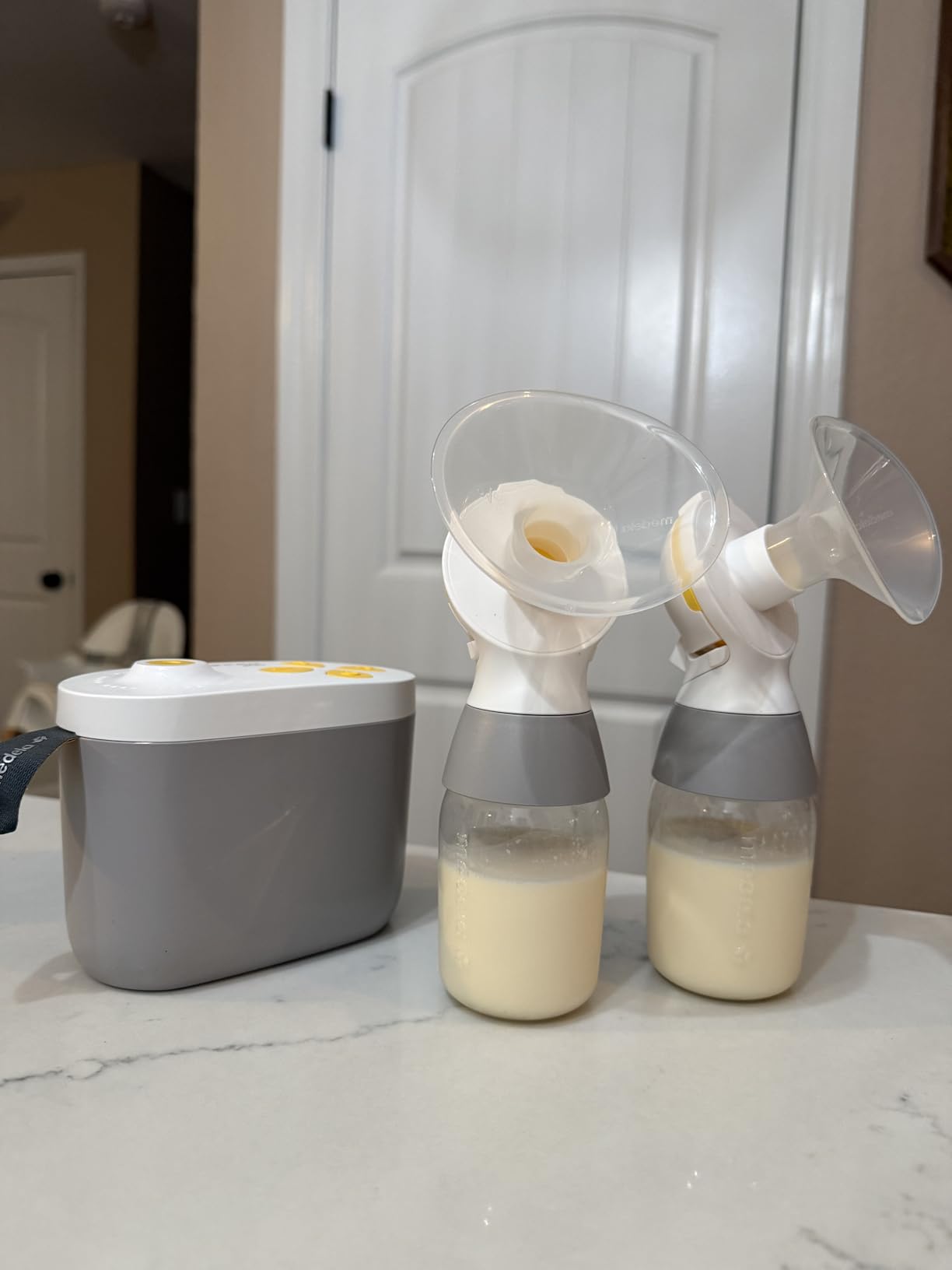 New Medela Pump in Style Pro+ Breast Pump, Rechargeable, Hospital Grade, Double Electric Breastpump customer photo 2