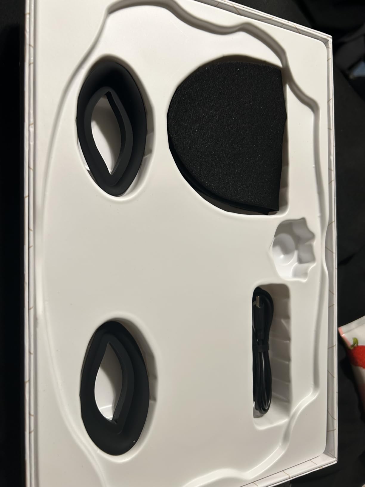 Red Light Therapy Mask Set, Five-Level Brightness Adjustment for Face and Neck, 630nm Infrared Light + 850nm Near-Infrared LED Therapy Phototherapy, Portable Mask with Power Storage, Black customer photo 1