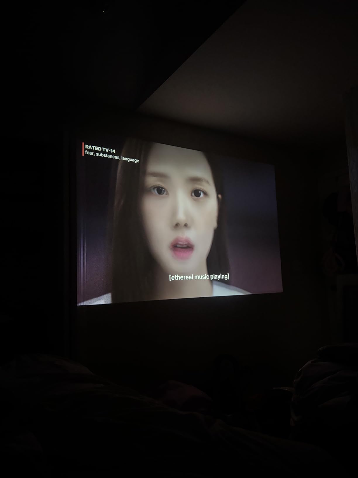 Lisowod 4k Portable Projector with WiFi and Bluetooth, 2500 ANSI & Official-Apps & AI Movin 2.0 OS, 35W DoIby Smart Proyector with AI Auto Focus HDR10+ customer photo 2