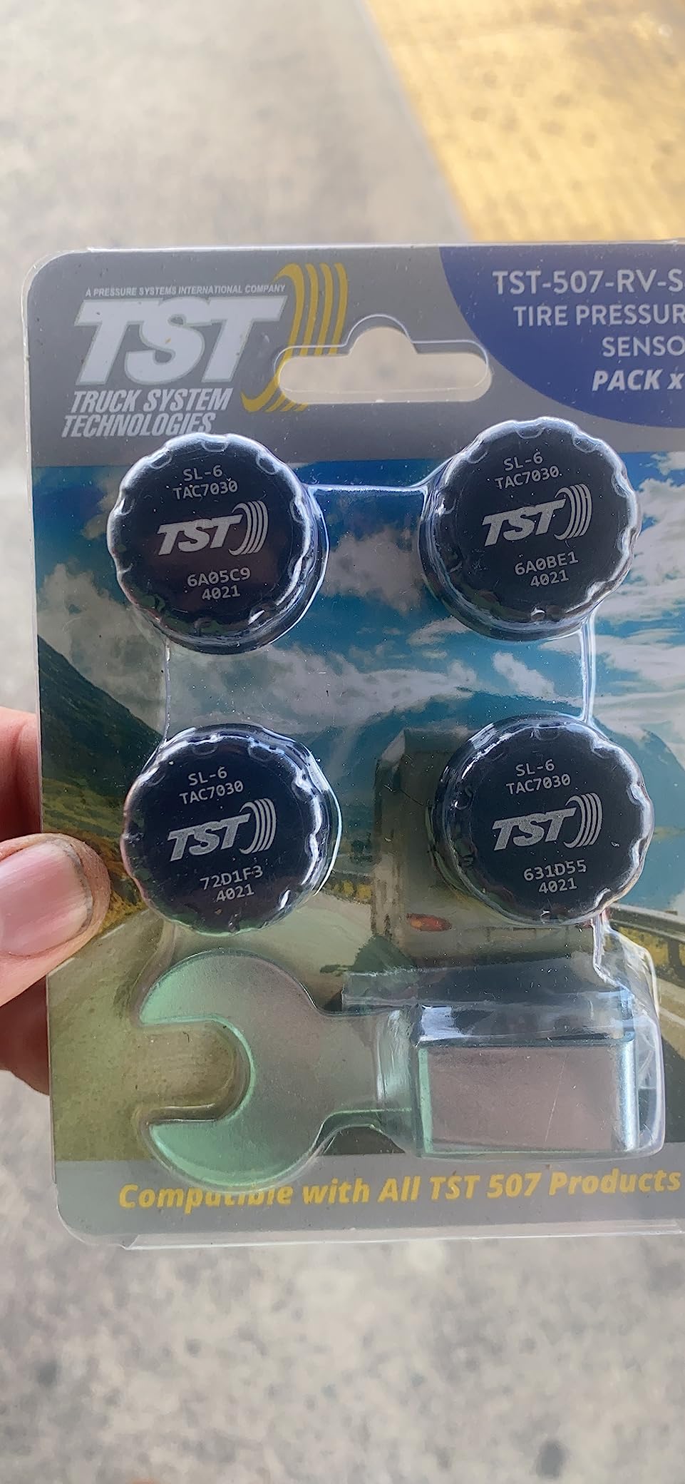 TST 507 Tire Pressure Monitoring System, 4 Cap Sensors for Metal or Rubber Valve Stems by Truck System Technologies, TPMS for RVs, Campers and Trailers customer photo 1