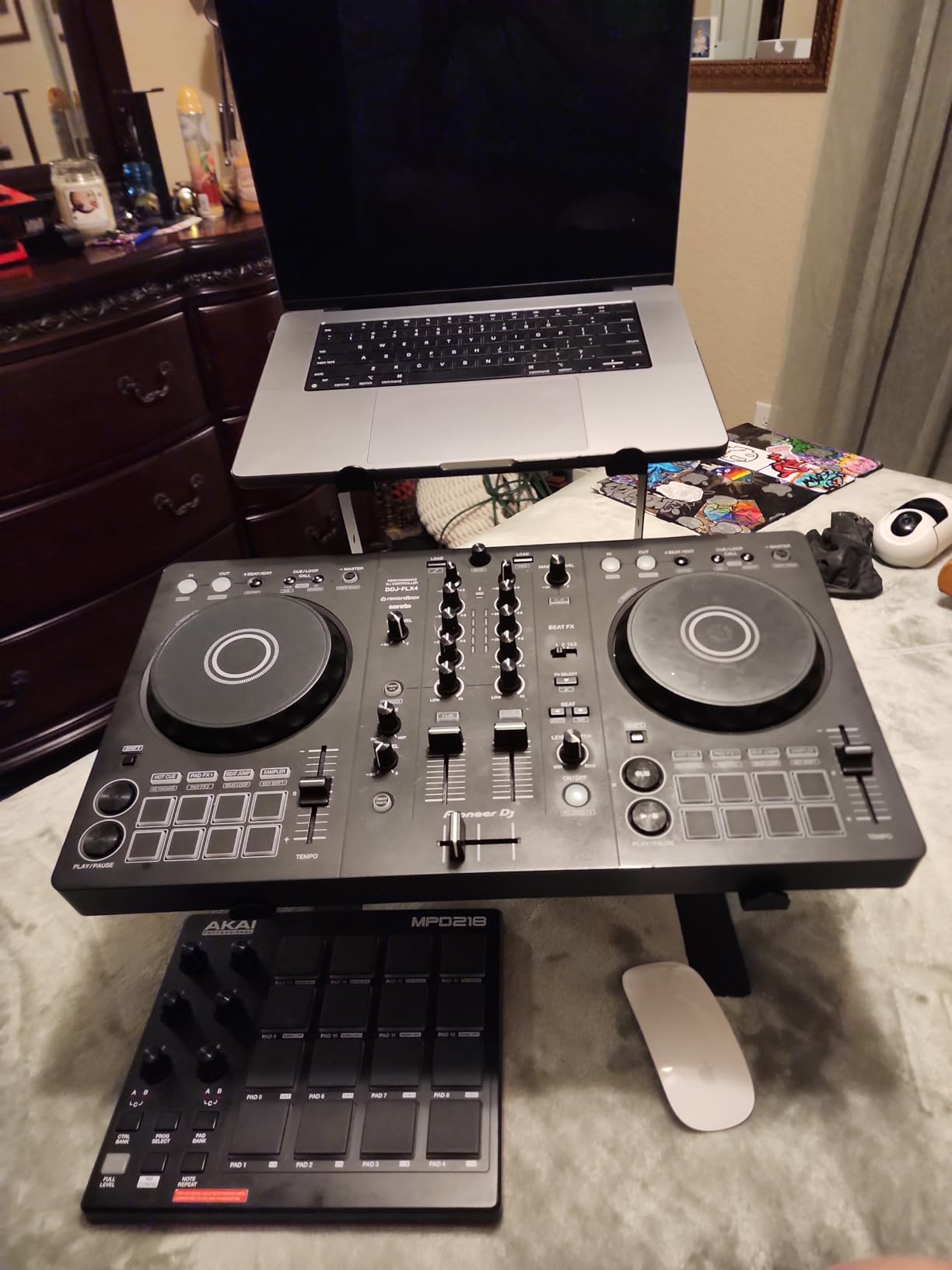 Pyle Portable Dual Laptop Stand - Standing Table with Adjustable Height, Ergonomic Design & Anti-Slip Prongs for DJ Mixer, Sound Equipment, Workstation, Gaming & Home Use - PLPTS38, Black customer photo 1