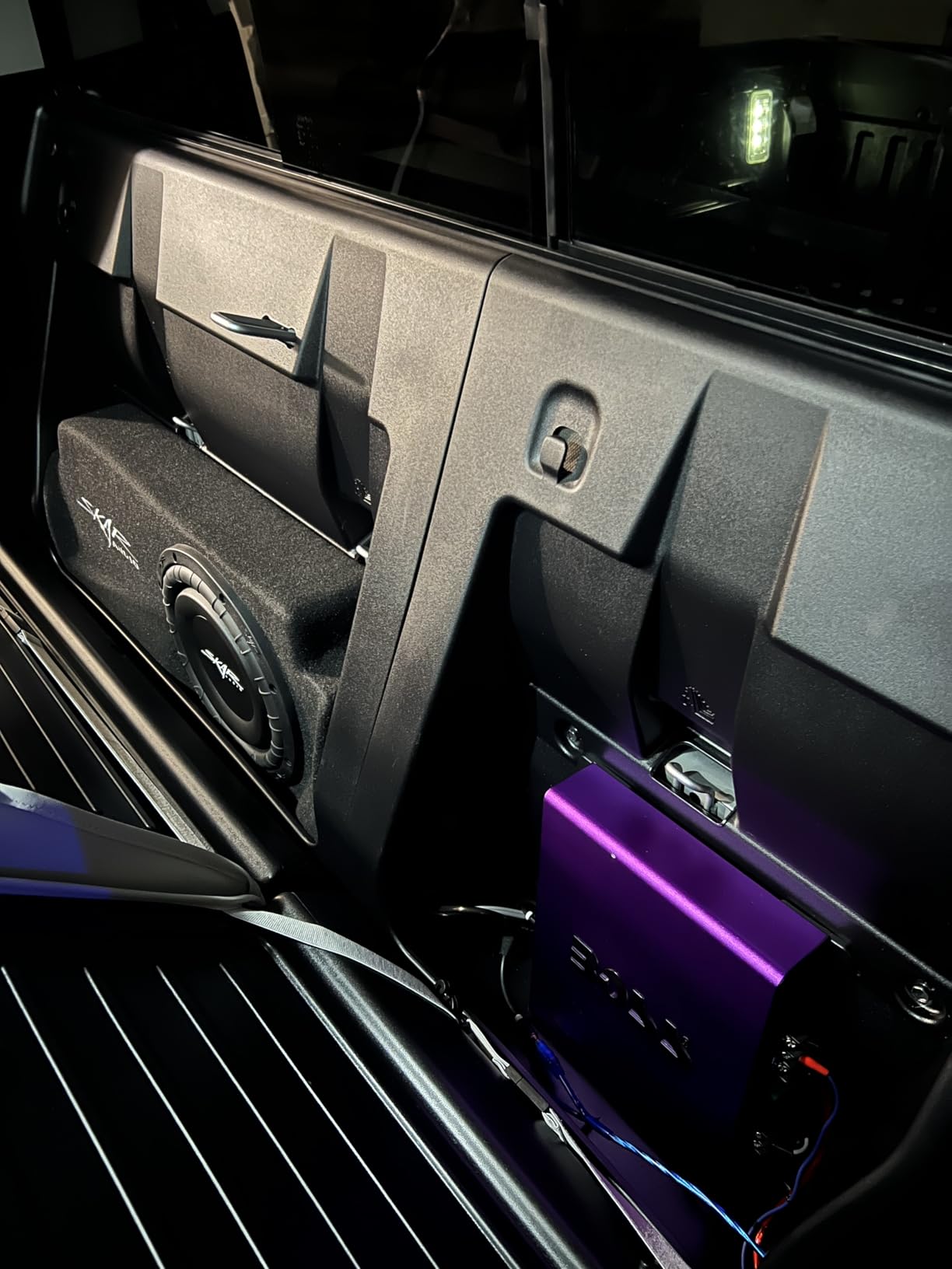 BOSS Audio Systems R1100MK Monoblock Car Amplifier and 8 Gauge Wiring Kit - 1100 High Output, High Low Level Inputs, Low Pass Crossover customer photo 1