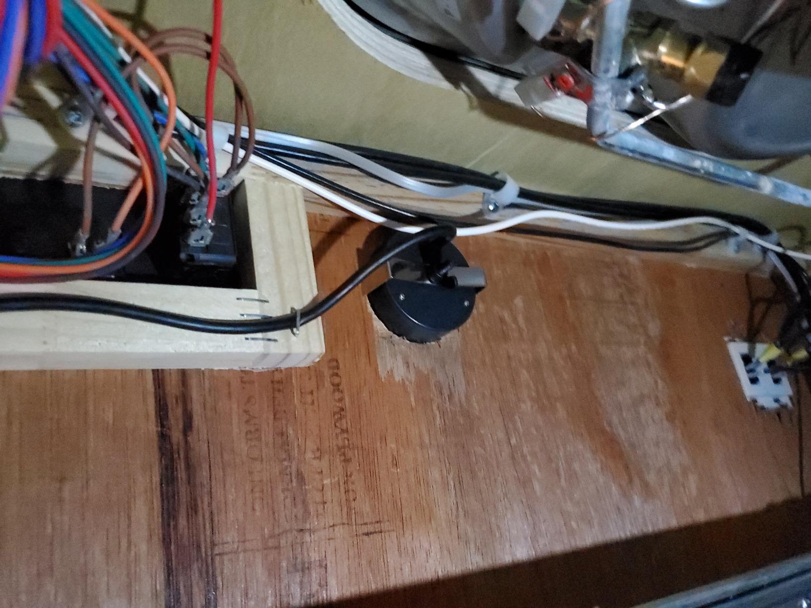 AILI Battery Monitor with Shunt, 8-120V up to 500A Voltage Current Meter, State of Charge Display up to 999AH, Compatible with LiFePO4 Lithium AGM Gel - for RV Camper Caravan Boat Solar Off-Grid customer photo 2