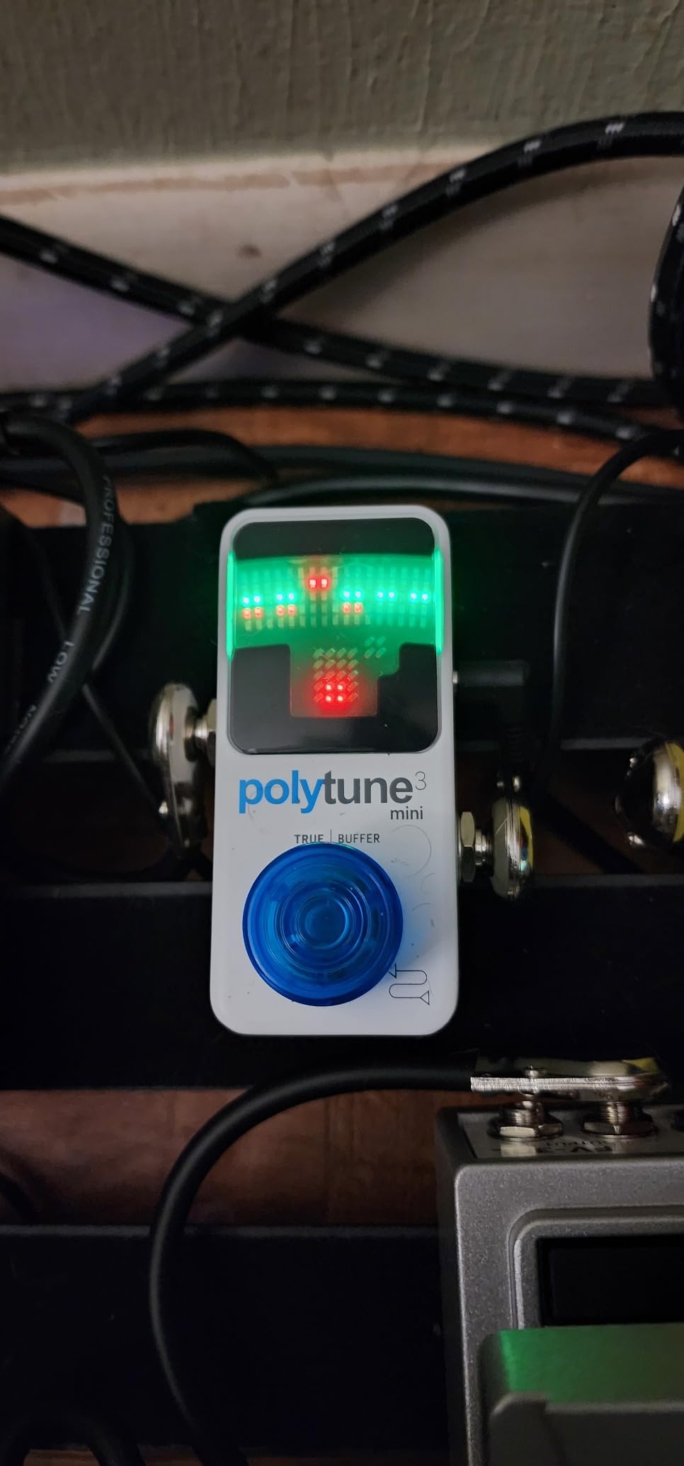 TC Electronic POLYTUNE 3 MINI Tiny Polyphonic Tuner with Multiple Tuning Modes and Built-In BONAFIDE BUFFER customer photo 1