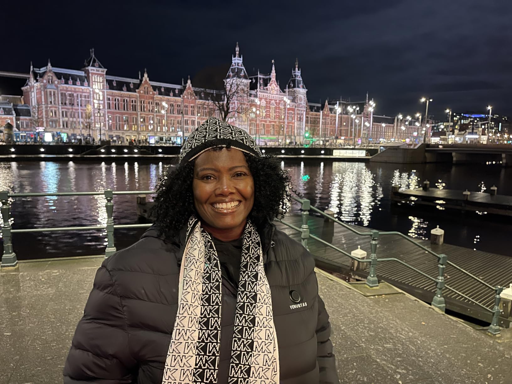 Venustas Unisex Heated Jacket with Battery Pack, Lightweight Water-Resistant Heated Coat for Women & Men with Detachable Hood customer photo 1