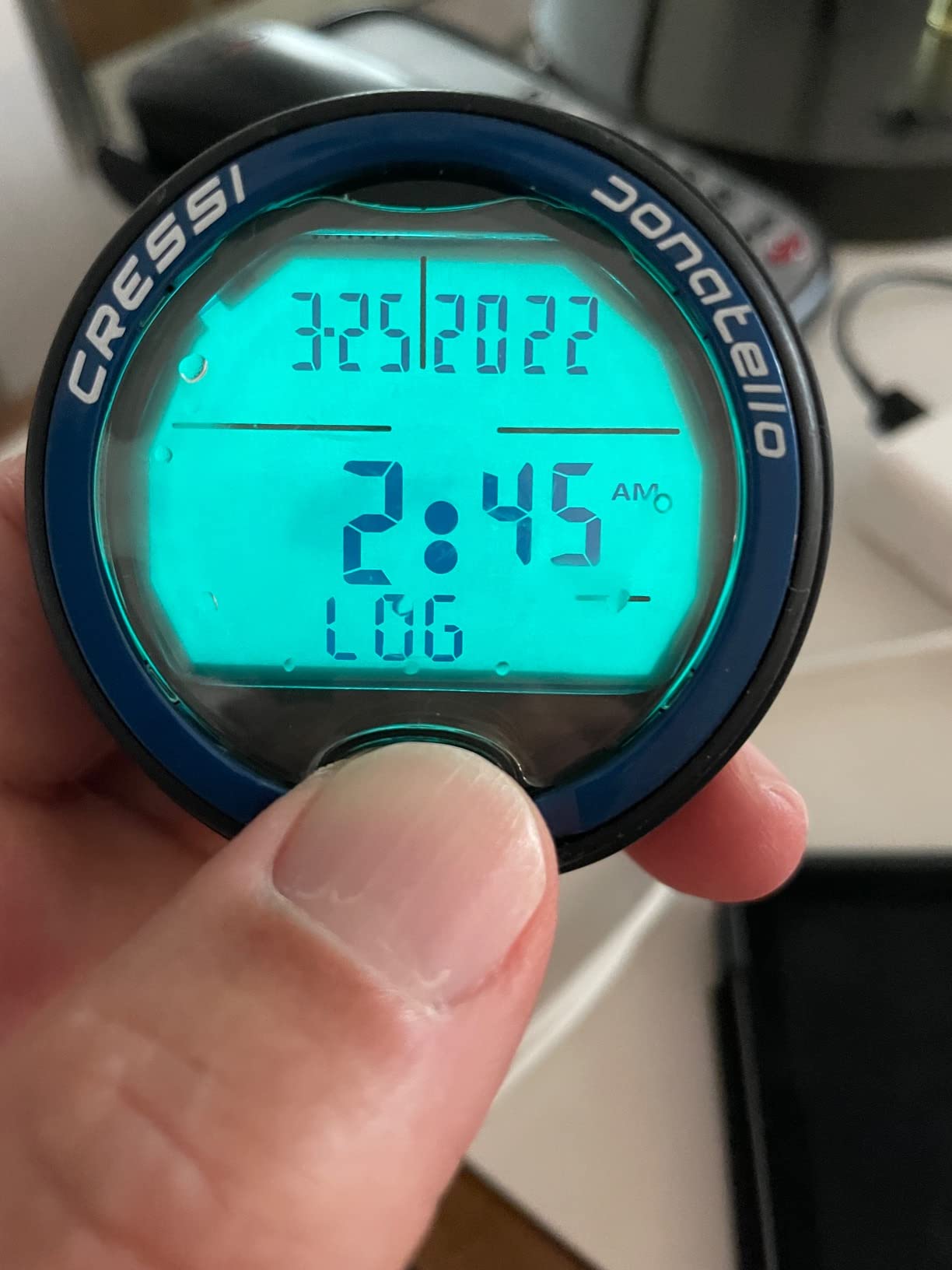 Cressi Scuba Diving Computer for Beginners - 4-Dive Modes: Air, Nitrox, Gauge, Free - Long Battery Life - Strong Backlit Display - Donatello: Made in Italy customer photo 1