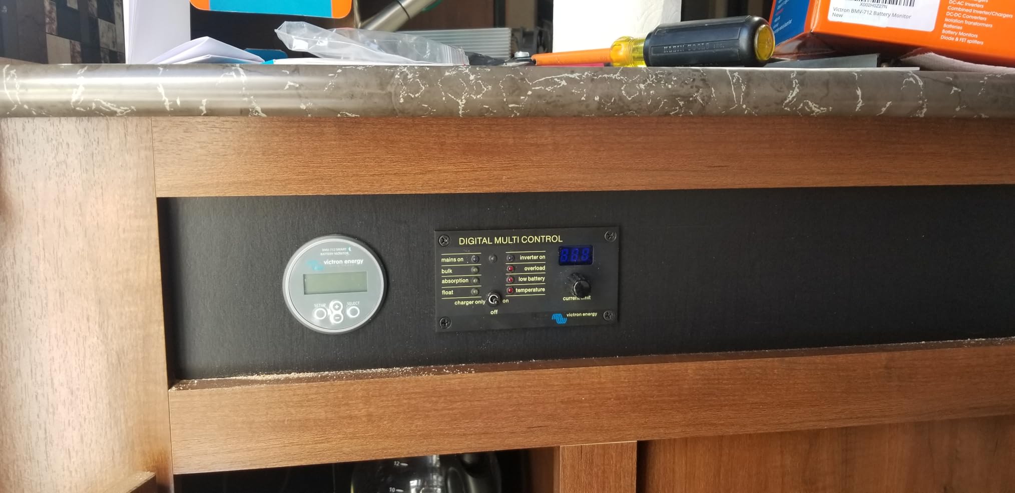 Victron Energy BMV-712 Smart Battery Monitor with Shunt - 6.5-70 VDC - Display and Bluetooth - Black customer photo 1