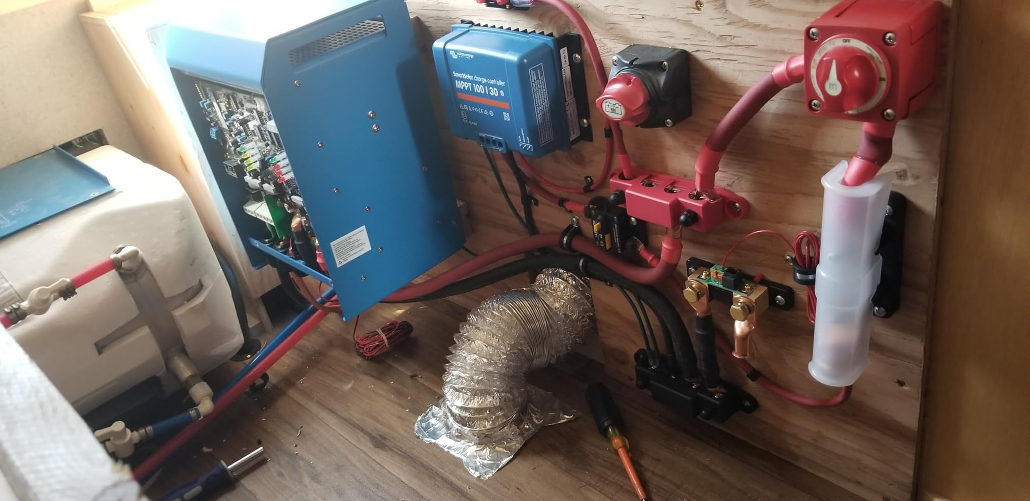 Victron Energy BMV-712 Smart Battery Monitor with Shunt - 6.5-70 VDC - Display and Bluetooth - Black customer photo 2