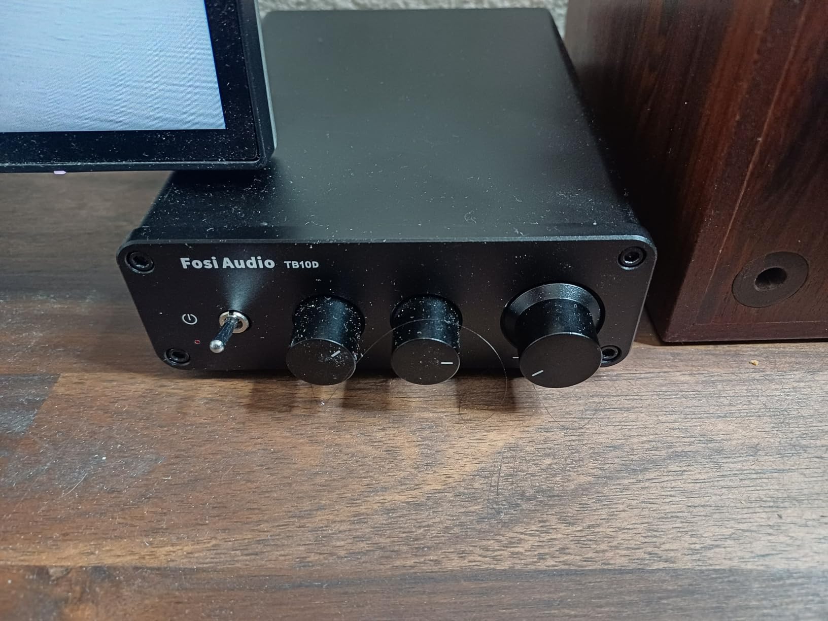 Fosi Audio TB10D 2 Channel Stereo Amplifier, Class D Mini Power Integrated Amplifiers 600W for Passive Speakers/Bass Shaker, Home Audio Component Desktop Amp Receiver TPA3255 with Bass Treble Control customer photo 1