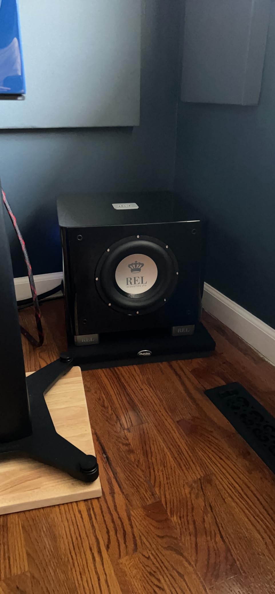 REL T/7x 8-Inch Powered Subwoofer - Compact Sealed Design with Class AB Amplifier, RCA Inputs, and Deep Bass for HiFi Stereo Systems, Home Theater, and Surround Sound - High Gloss Black Finish customer photo 1