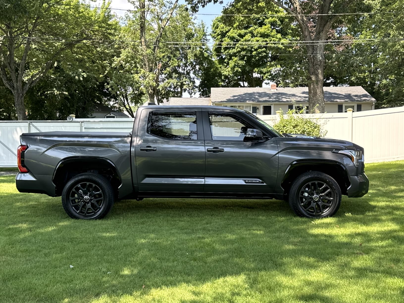 Chemical Guys Carbon Force Ceramic Protective Paint Coating System, Professional-Grade Protection, Gloss and Durability, Ceramic Coating Kit with 3 Microsuede Applicators, 1 fl oz customer photo 2