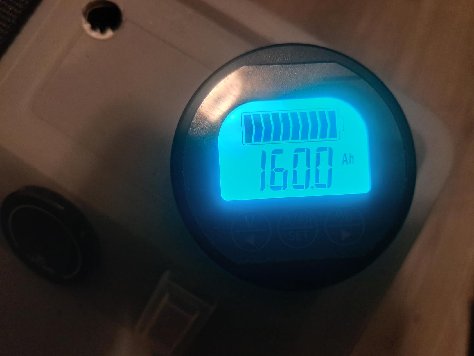 BINTA Battery Monitor with Shunt 8-120V 0-500A Voltmeter Ammeter, Voltage Current Meter, Backlight Waterproof Battery Monitor for Auto Car Motor RV Motorhome Golf Cart Trucks Boat Solar Panel customer photo 1