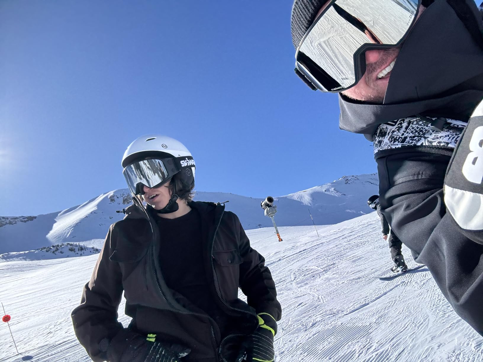 Multifunctional Smart Wireless Ski Goggles with Walkie-Talkie, Anti-Fog Zeiss Lens, Music & Call Function customer photo 1