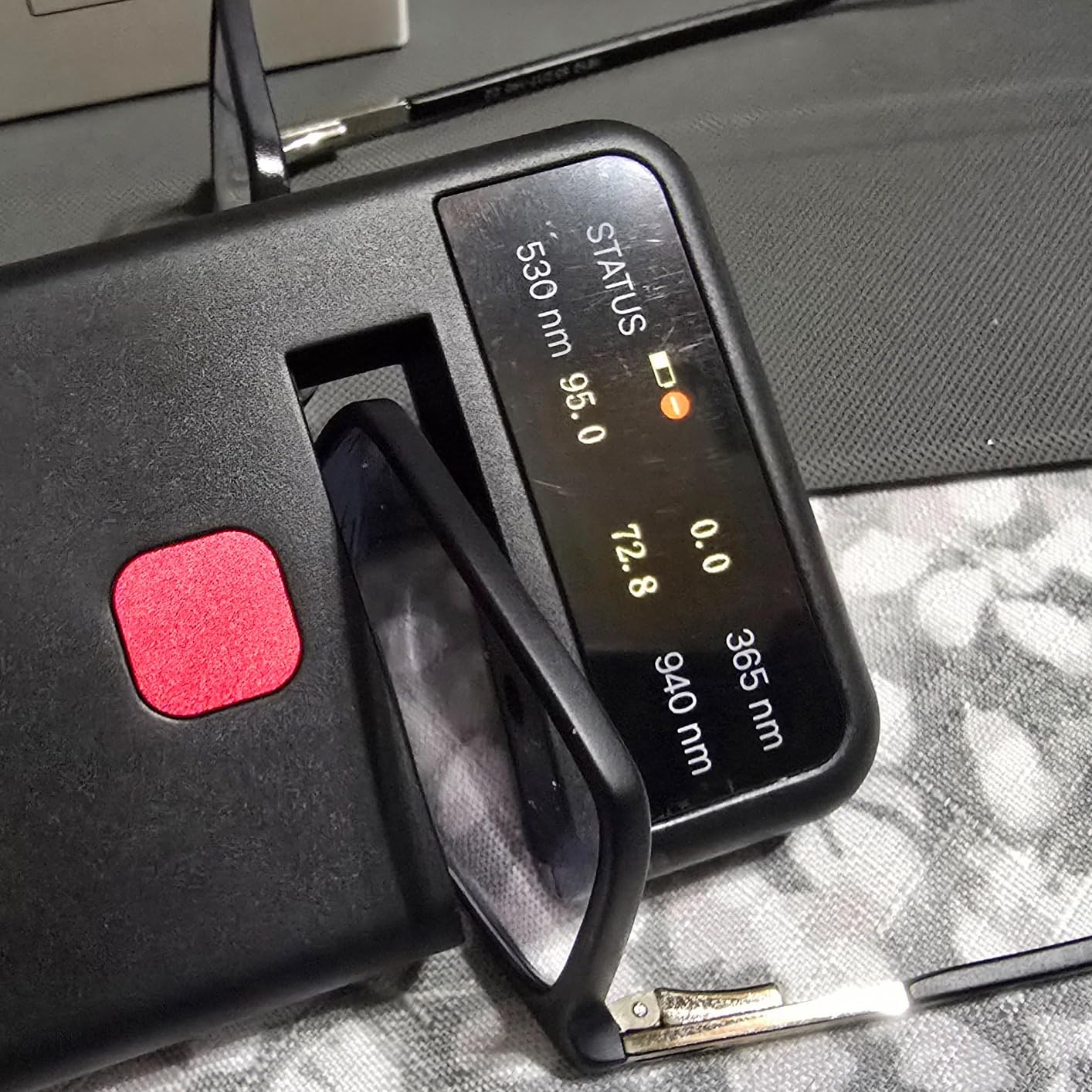 Digital Tint Meter Handheld Window Tint Solar Film Transmission Meter Type-C Charge VLT UV IR Detection Transmittance Meter Automatic Calibration Auto Glass Solar Film Tester Max 1/2