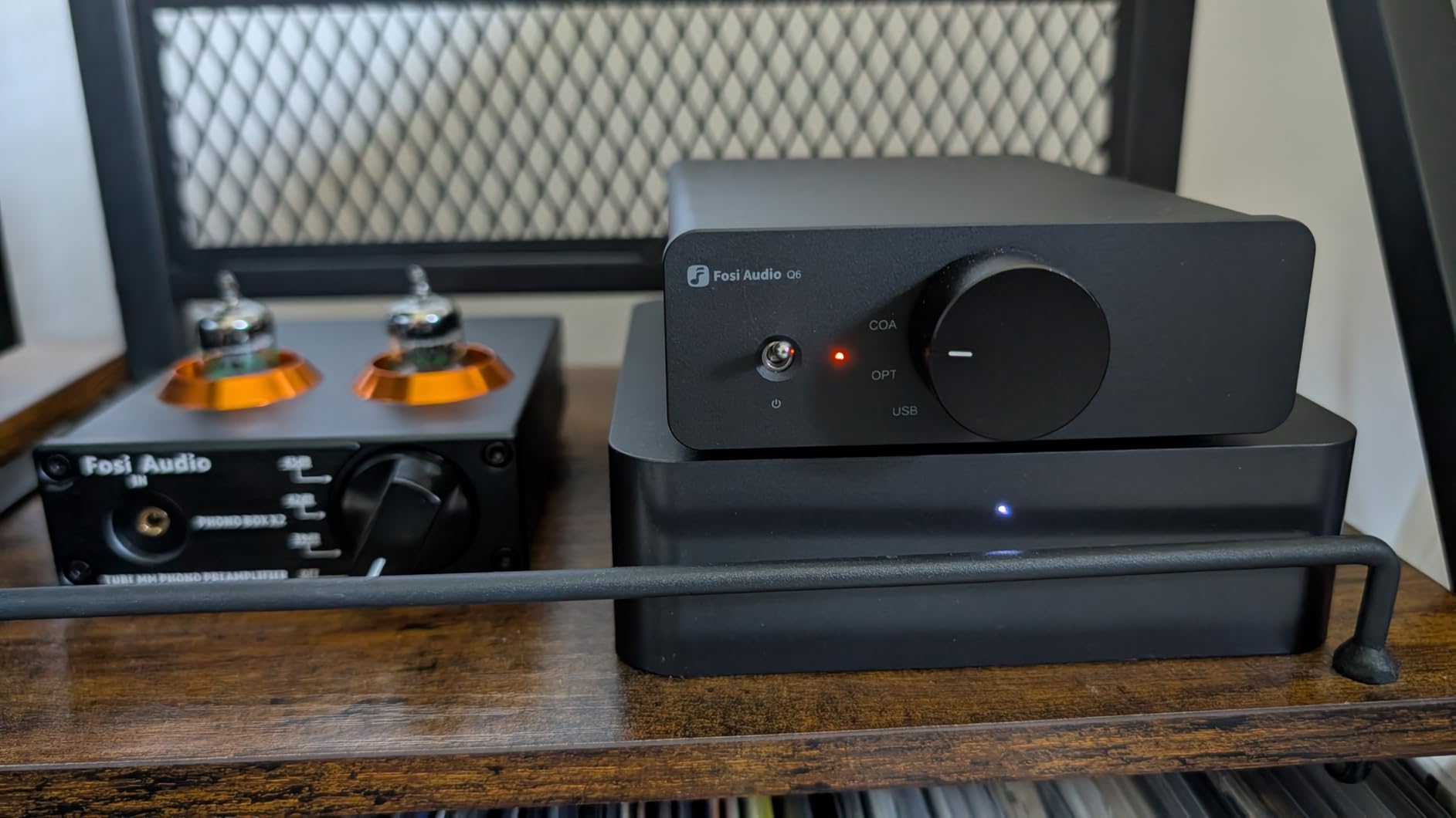 Fosi Audio Q6 Mini Desktop DAC, USB C Digital to Analog Audio Converter for Home Stereo Amplifier and Headphone Amp, Optical/Coaxial Input, RCA Output/Sub-Out, High-Resolution 32bit/768kHz DSD512 customer photo 1