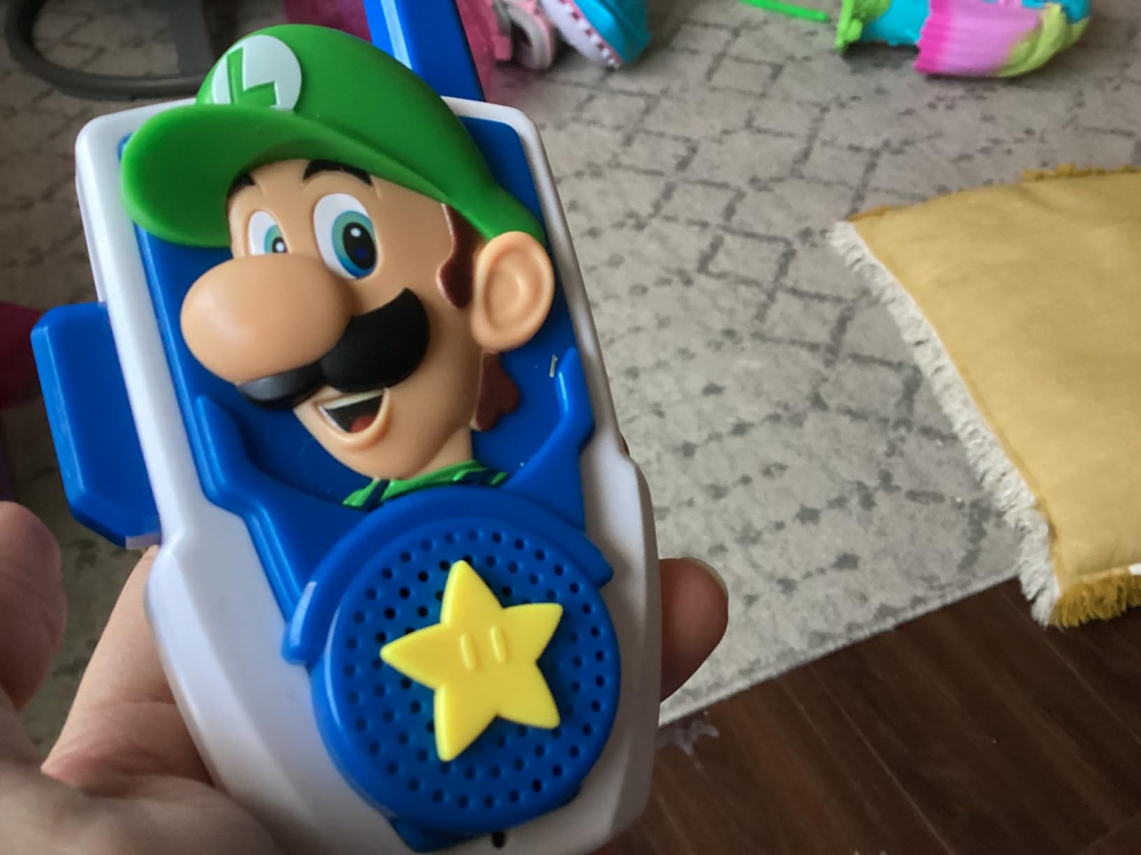 eKids Minecraft Walkie Talkies for Kids, Static Free and Extended Range, Indoor and Outdoor Toys for Fans of Minecraft Toys customer photo 1