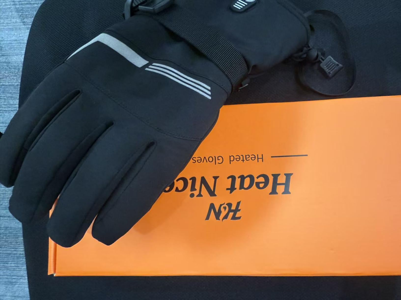 Heated Gloves 7.4V 3200mAh Waterproof Rechargeable Electric Gloves for Men Women with Touchscreen 5 Heating Temperature Adjustable for Winter Outdoor Work Skiing Hiking Hunting Camping Fishing customer photo 1