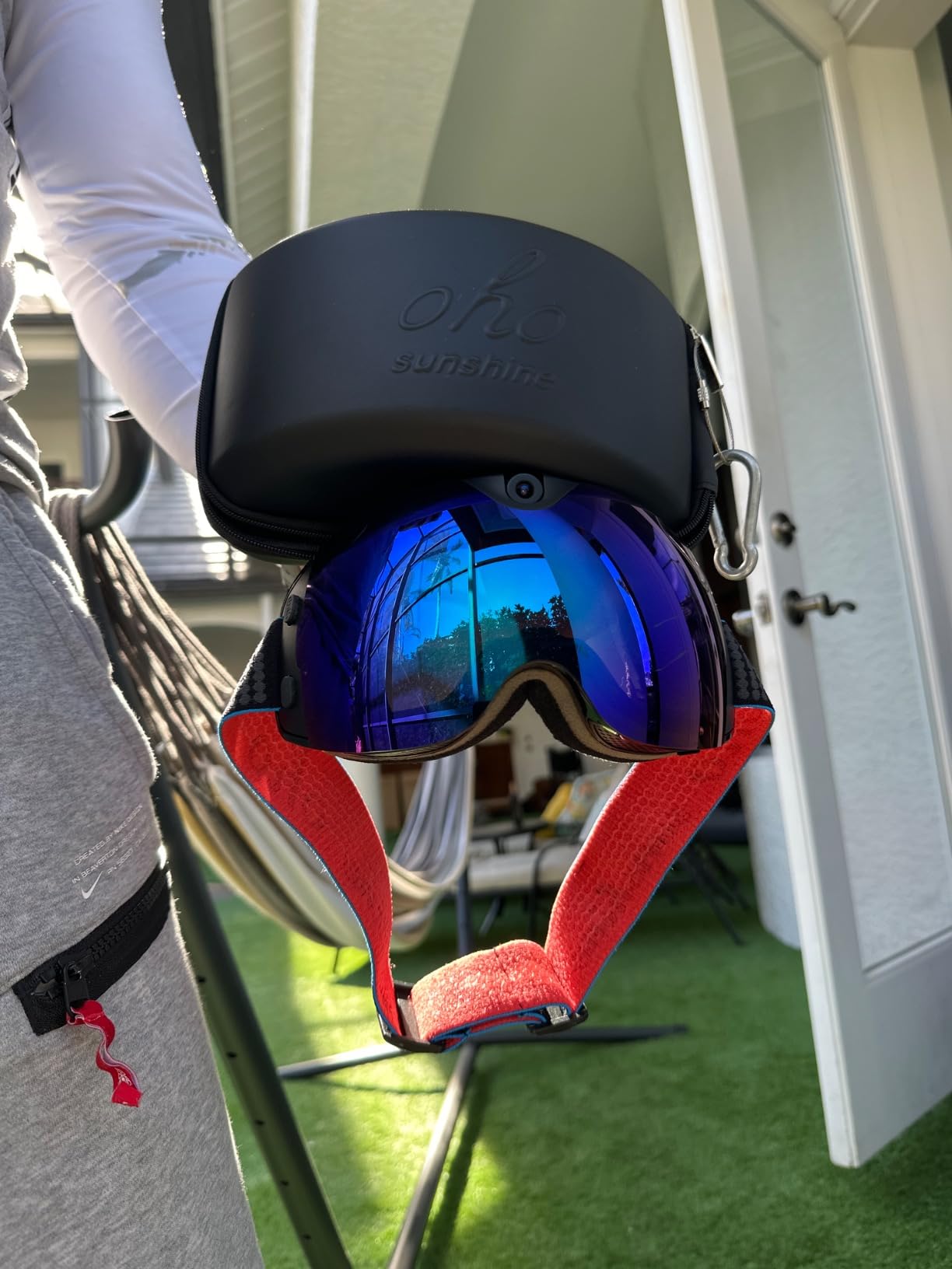 OhO 4K Smart Ski Goggles, WiFi Camera Snowboard Goggles with UV Protection, Anti Fog (Men/Women) customer photo 2