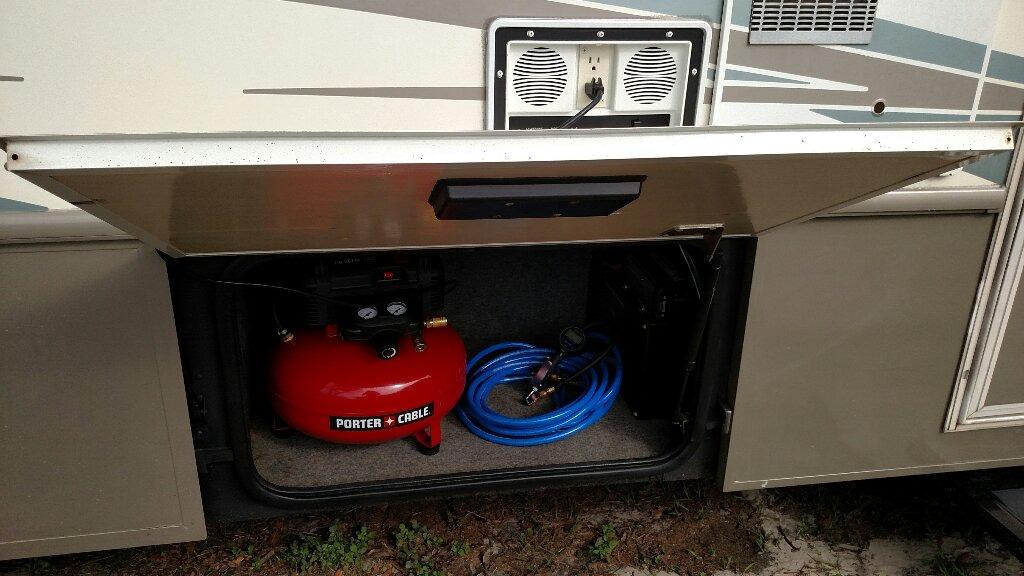 PORTER-CABLE Air Compressor, 6-Gallon, Pancake, Oil-Free (C2002) customer photo 2