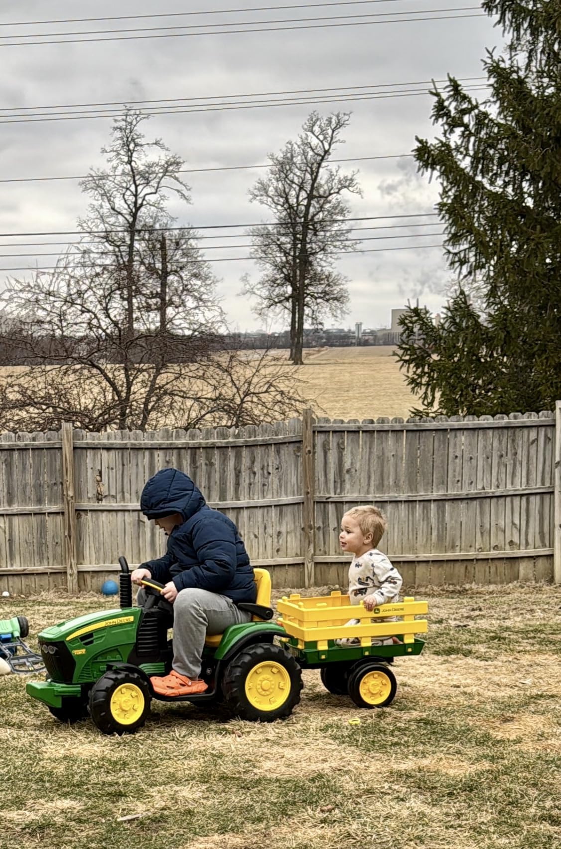 Peg Perego John Deere Ground Force Extra-Large 12 volt Ride-On Tractor with Trailer & FM Radio, Durable Design for Kids Ages 3-7 customer photo 1