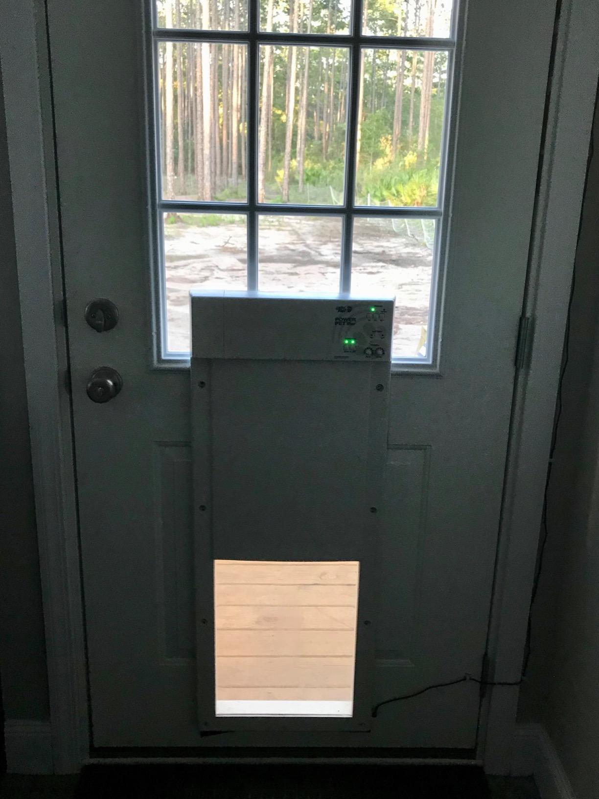 Genuine Power Pet Fully Automatic Pet Door from High Tech Pet Brand. Pet Collar Operated, 4 Way Access, Directional Sensing, Dead Bolt Lock, Air Tight customer photo 1