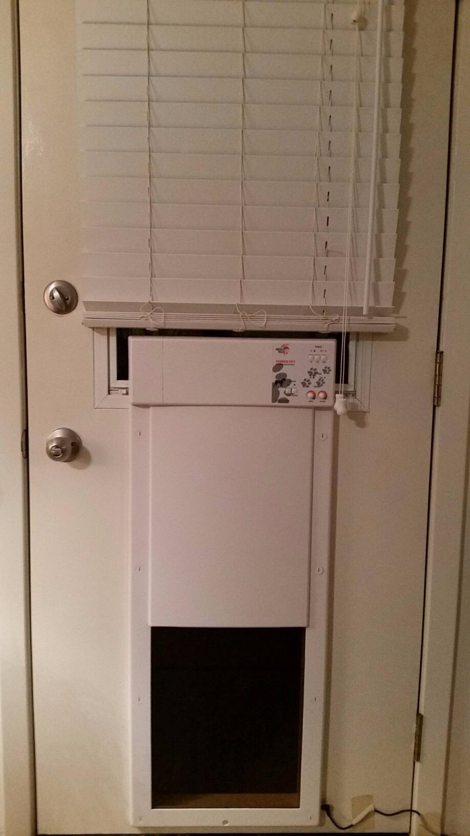 Genuine Power Pet Fully Automatic Pet Door from High Tech Pet Brand. Pet Collar Operated, 4 Way Access, Directional Sensing, Dead Bolt Lock, Air Tight customer photo 2
