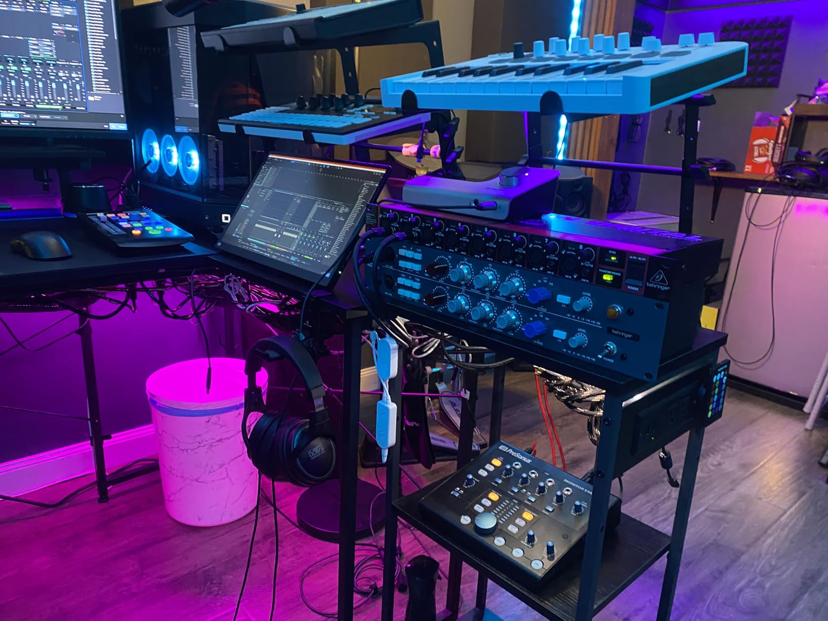 Behringer ADA8200 Audiophile 8 In/8 Out ADAT Audio Interface with Midas Mic Preamplifiers customer photo 5